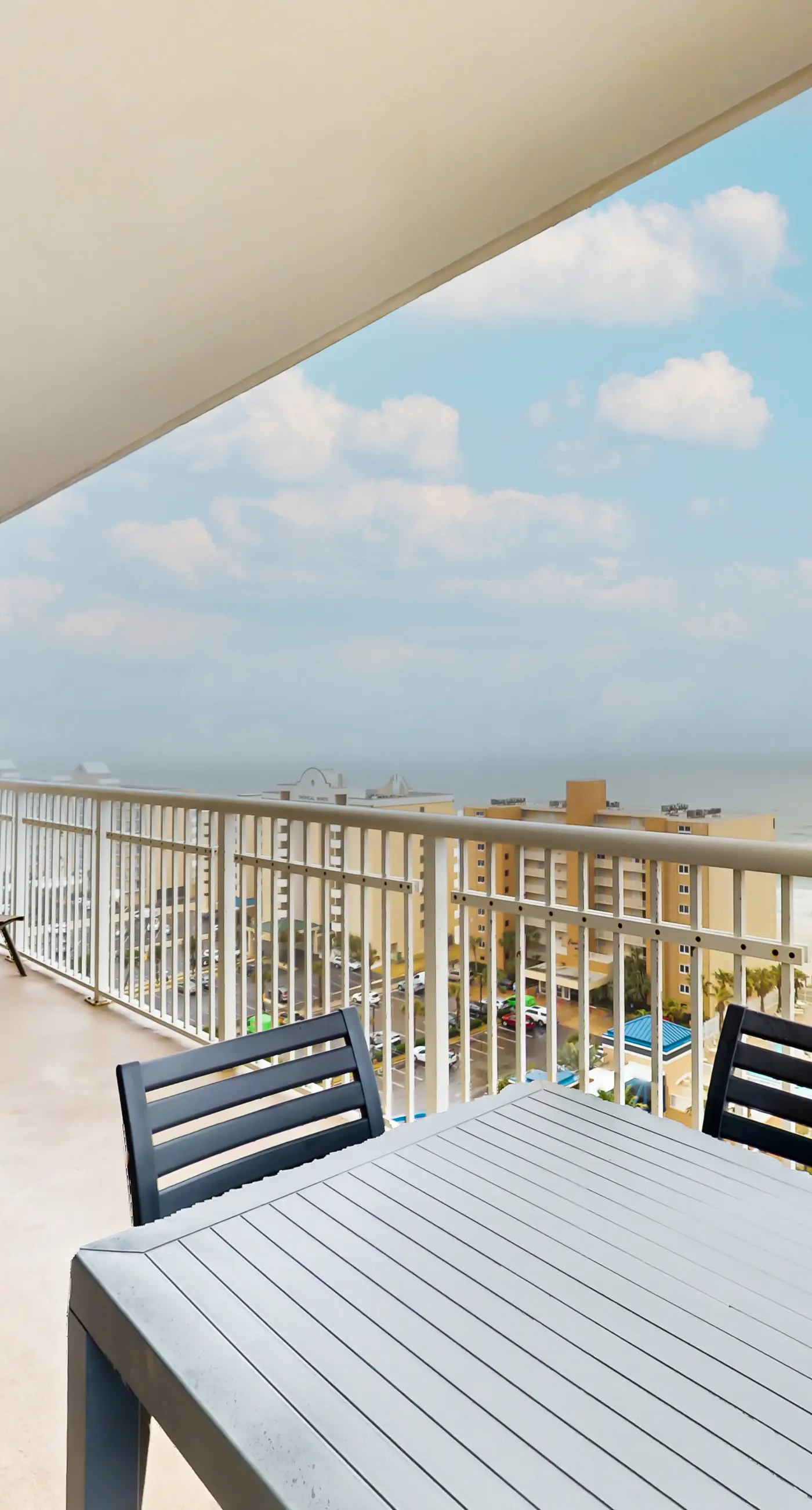 Gorgeous Gulf view condo with indoor,outdoor pools, hot tubs, gym, & balconies