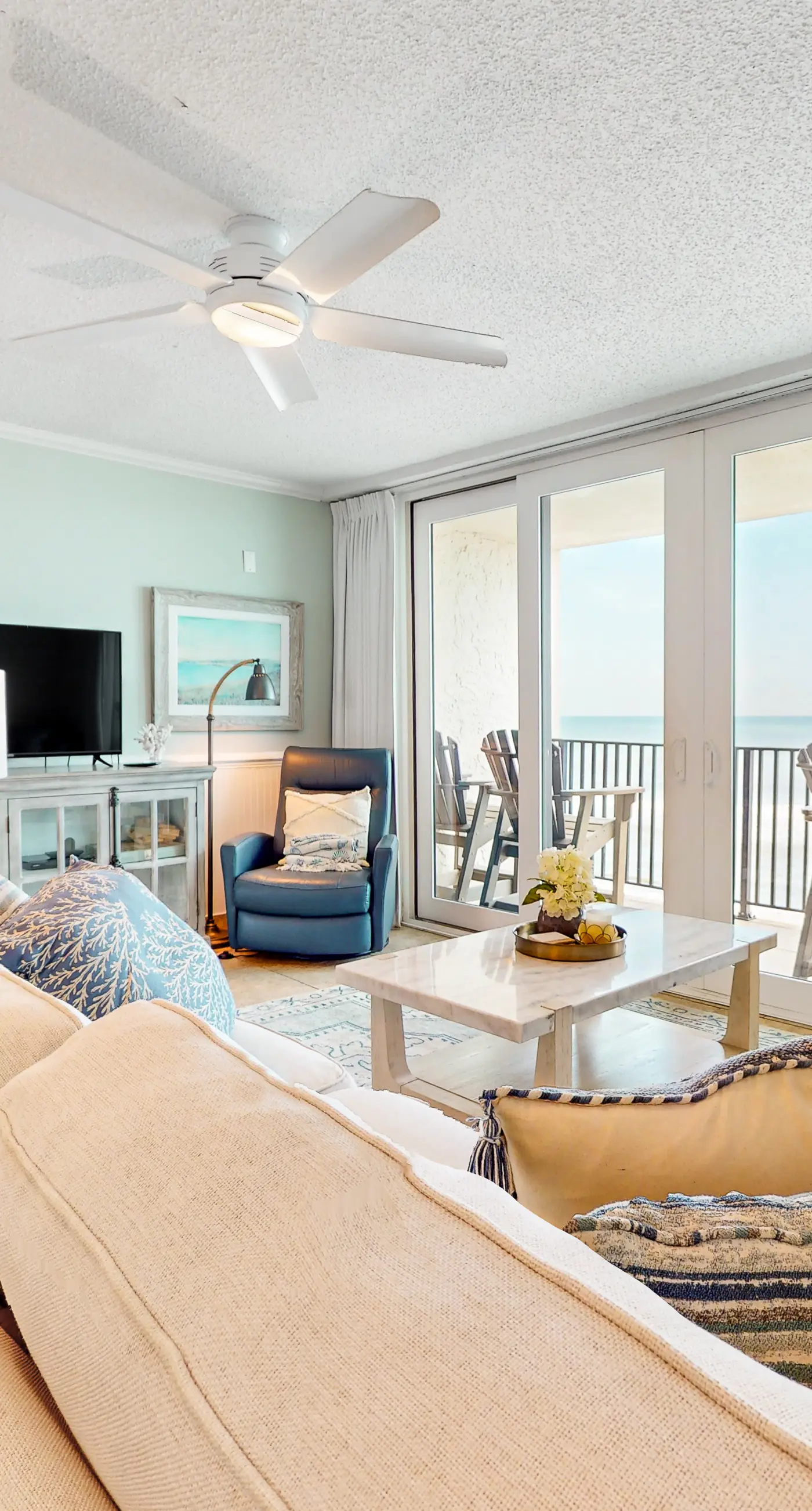 Gulf-front condo with breathtaking views, pool