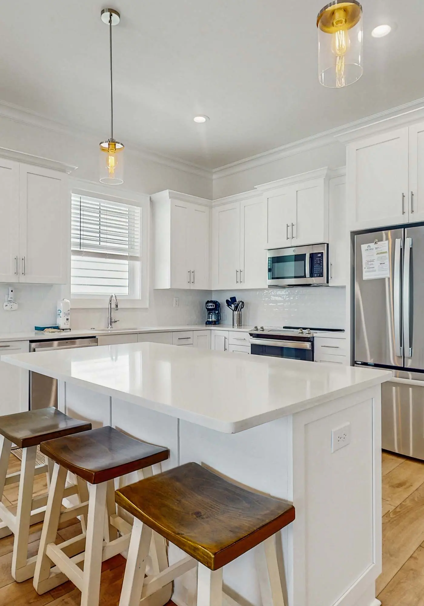 Brillant cottage near beach with shared pool, balcony, and washer & dryer