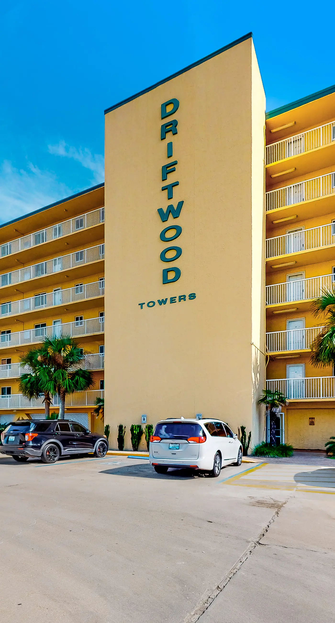 Sunny gulf-front condo with private balcony, shared outdoor pool, great views