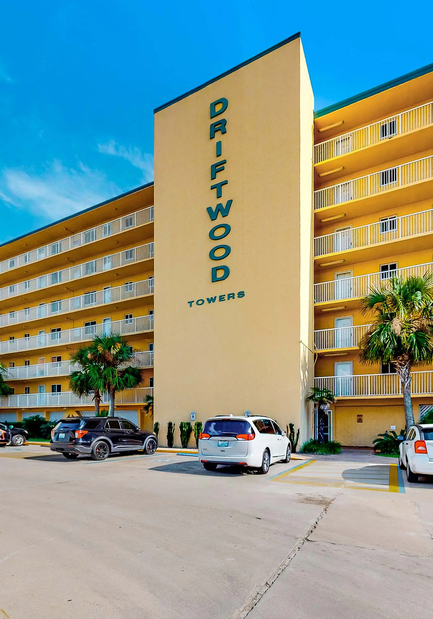 Sunny gulf-front condo with private balcony, shared outdoor pool, great views