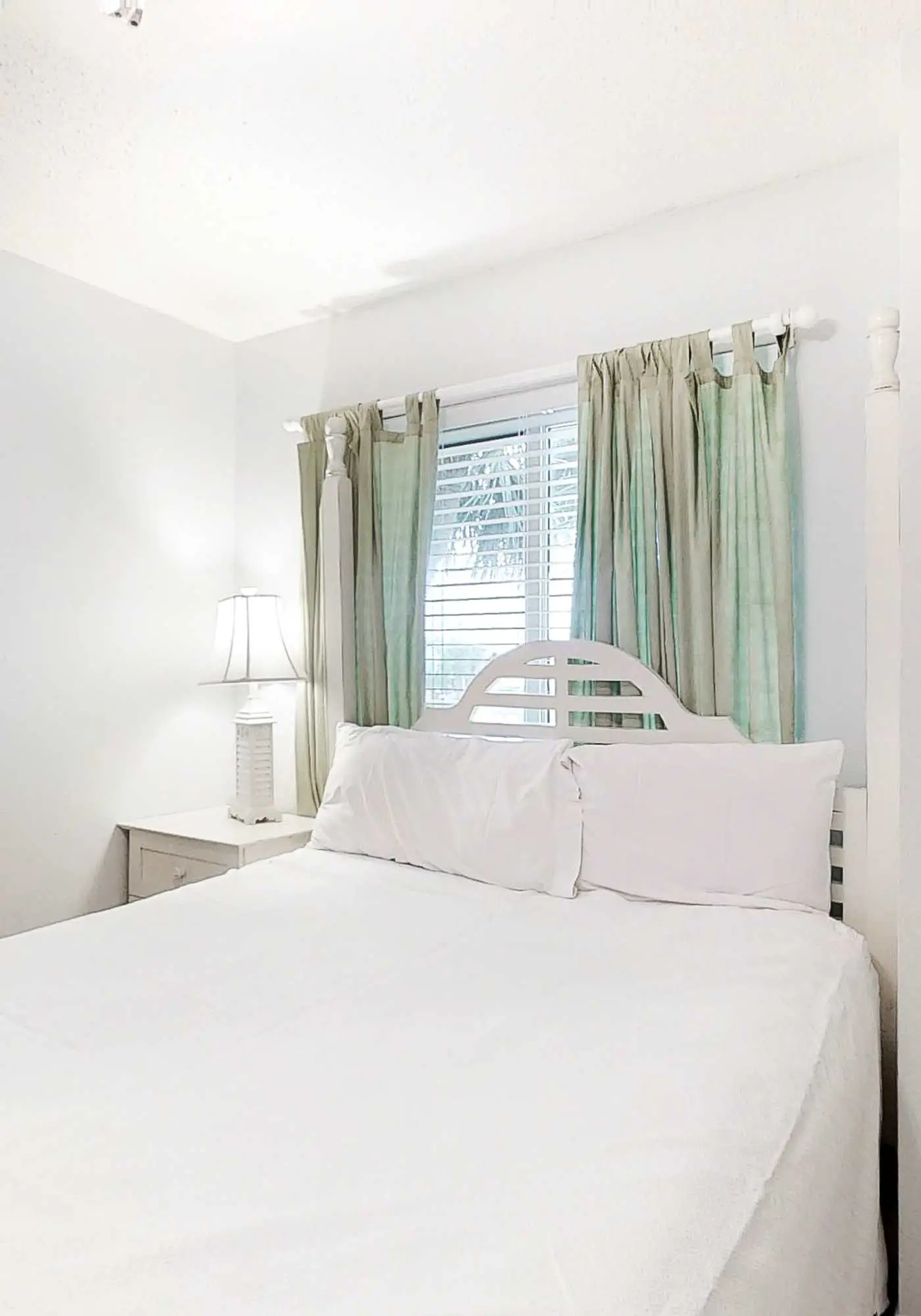 Sunny gulf-front condo with private balcony, shared outdoor pool, great views