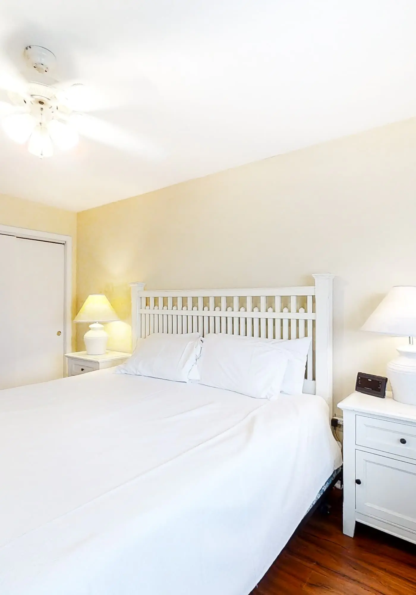 Sunny gulf-front condo with private balcony, shared outdoor pool, great views