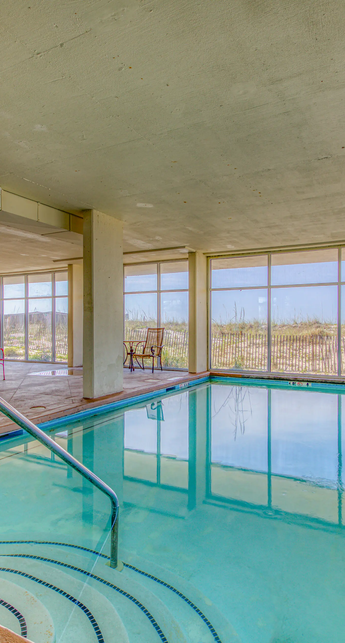 Gulf front condo with beach views, pools & free WiFi