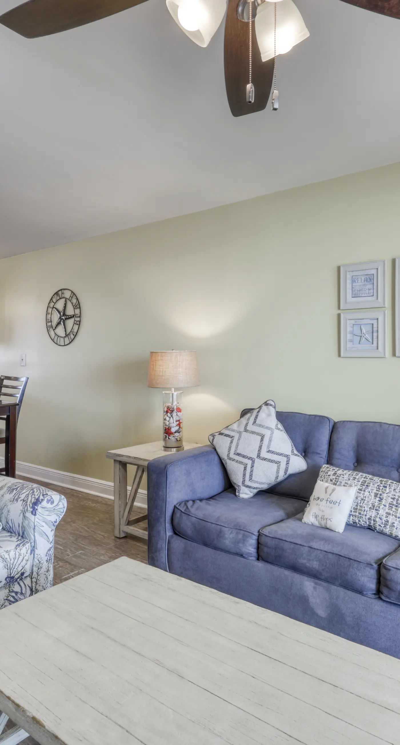 Gulf front condo with beach views, pools & free WiFi