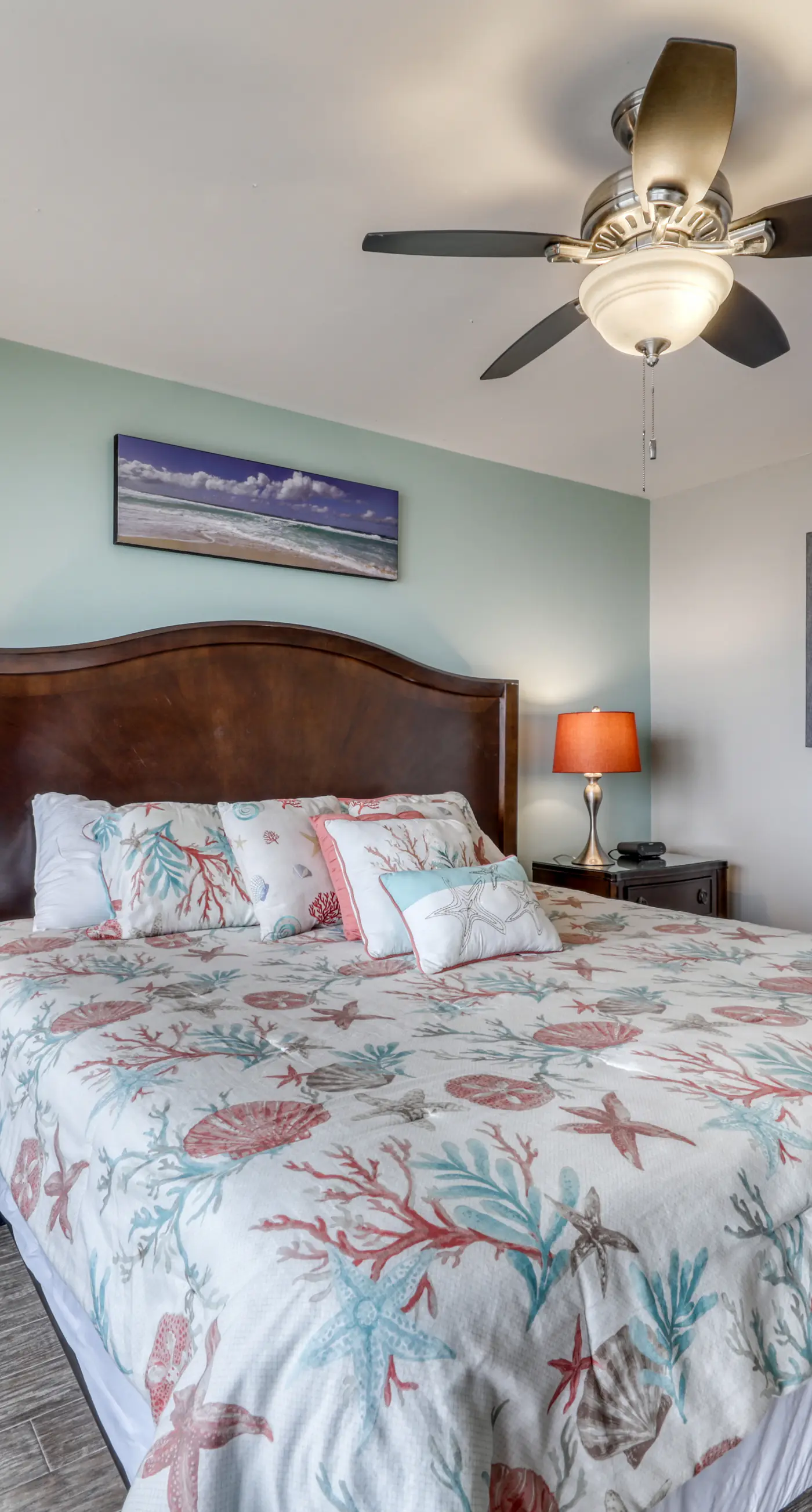 Gulf front condo with beach views, pools & free WiFi