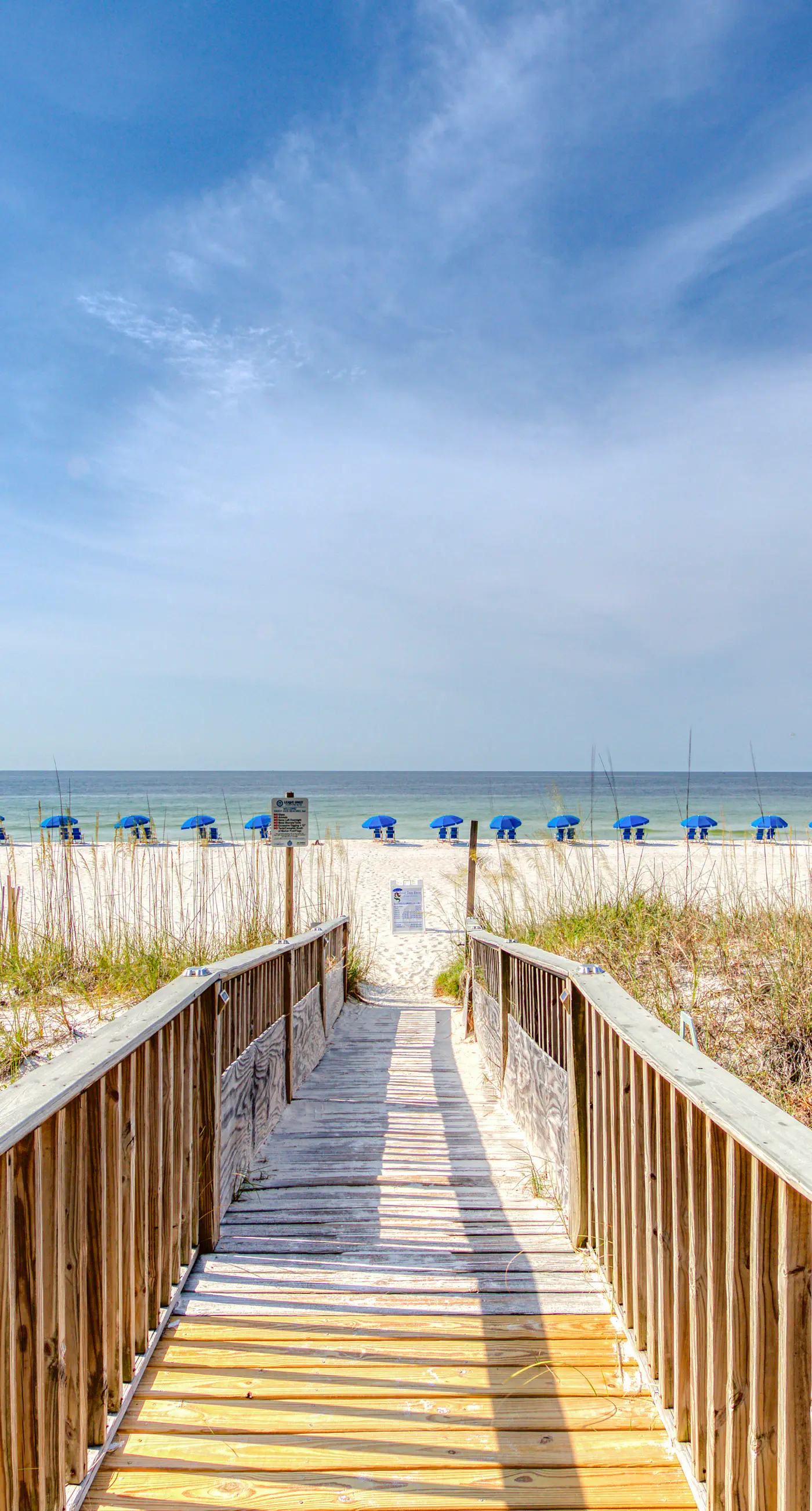 Gulf front condo with beach views, pools & free WiFi