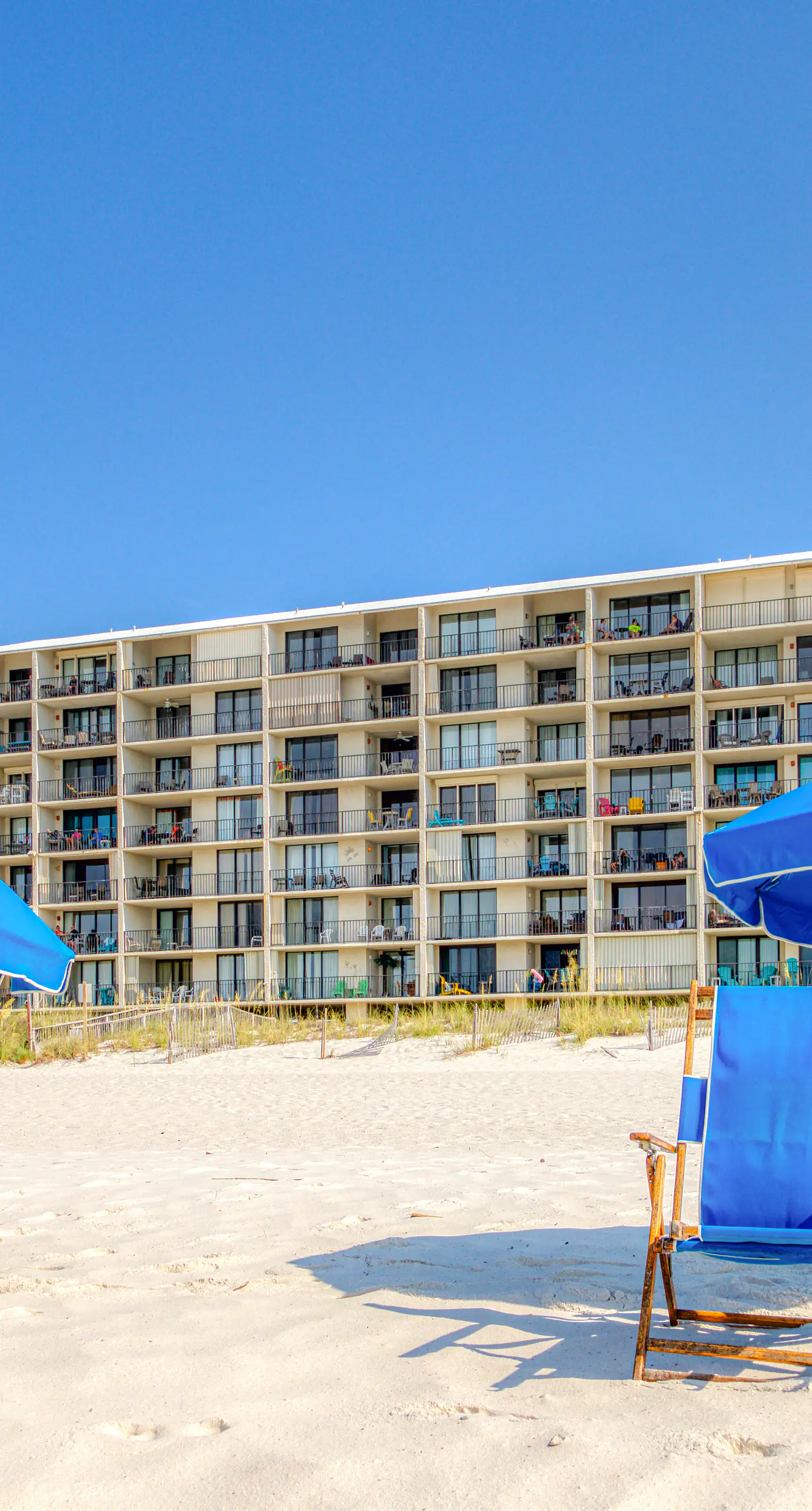Gulf front condo with beach views, pools & free WiFi