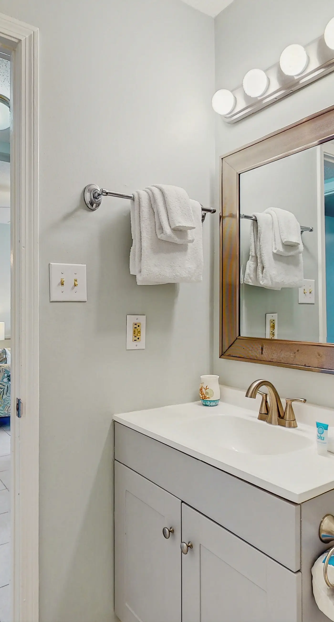 Beachview condo with community pools, grills, and internet