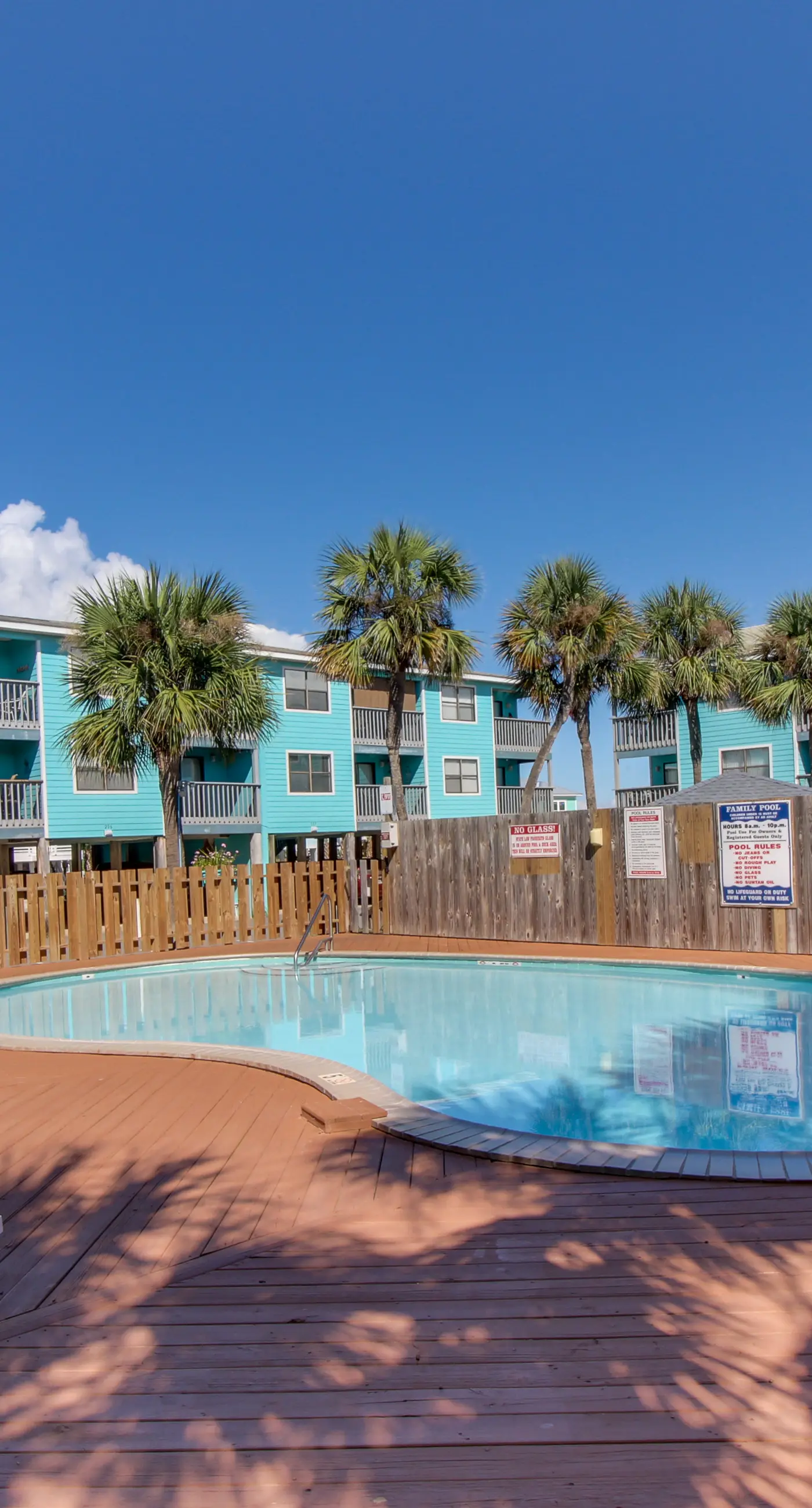 Beachview condo with community pools, grills, and internet