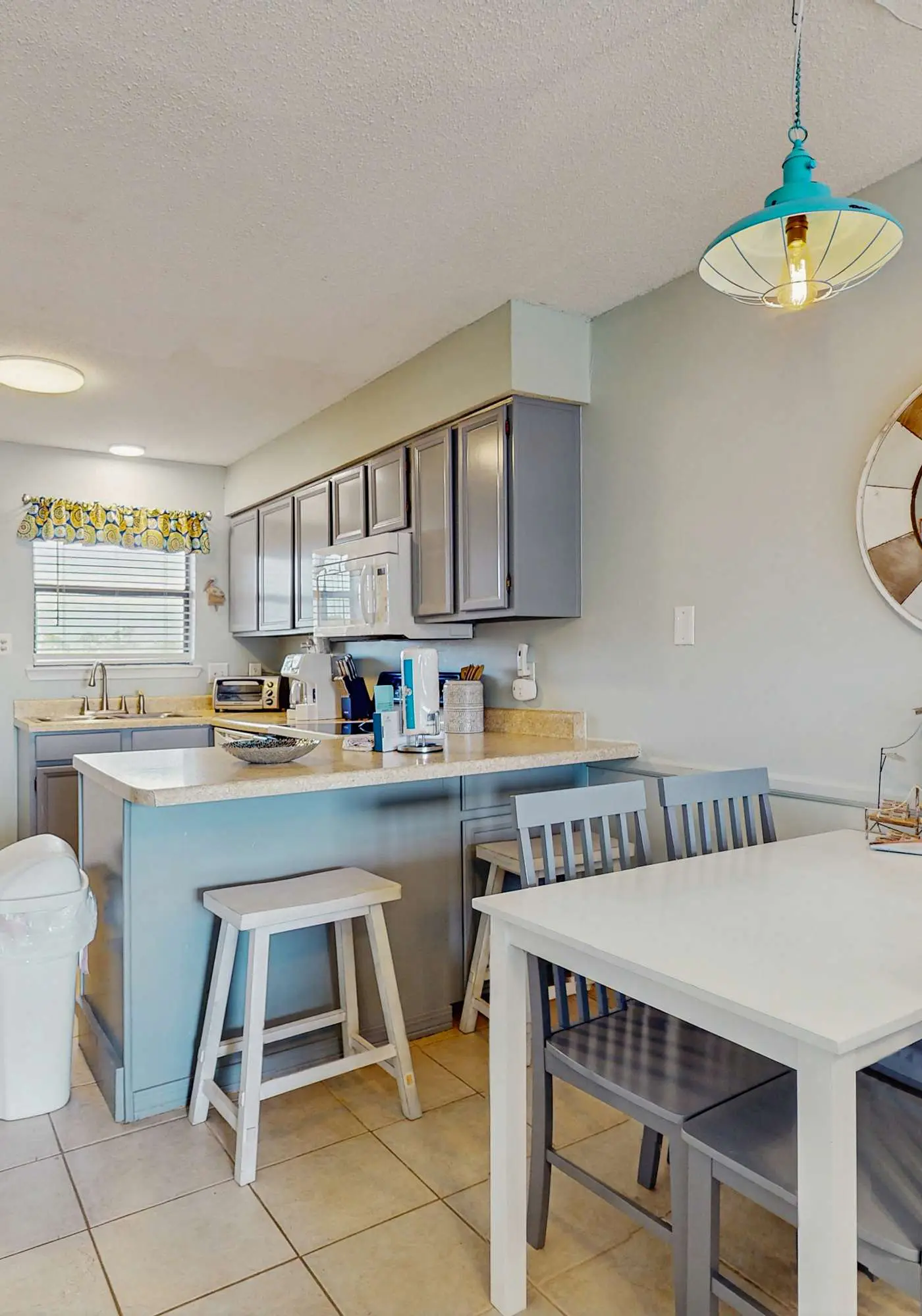 Beachview condo with community pools, grills, and internet
