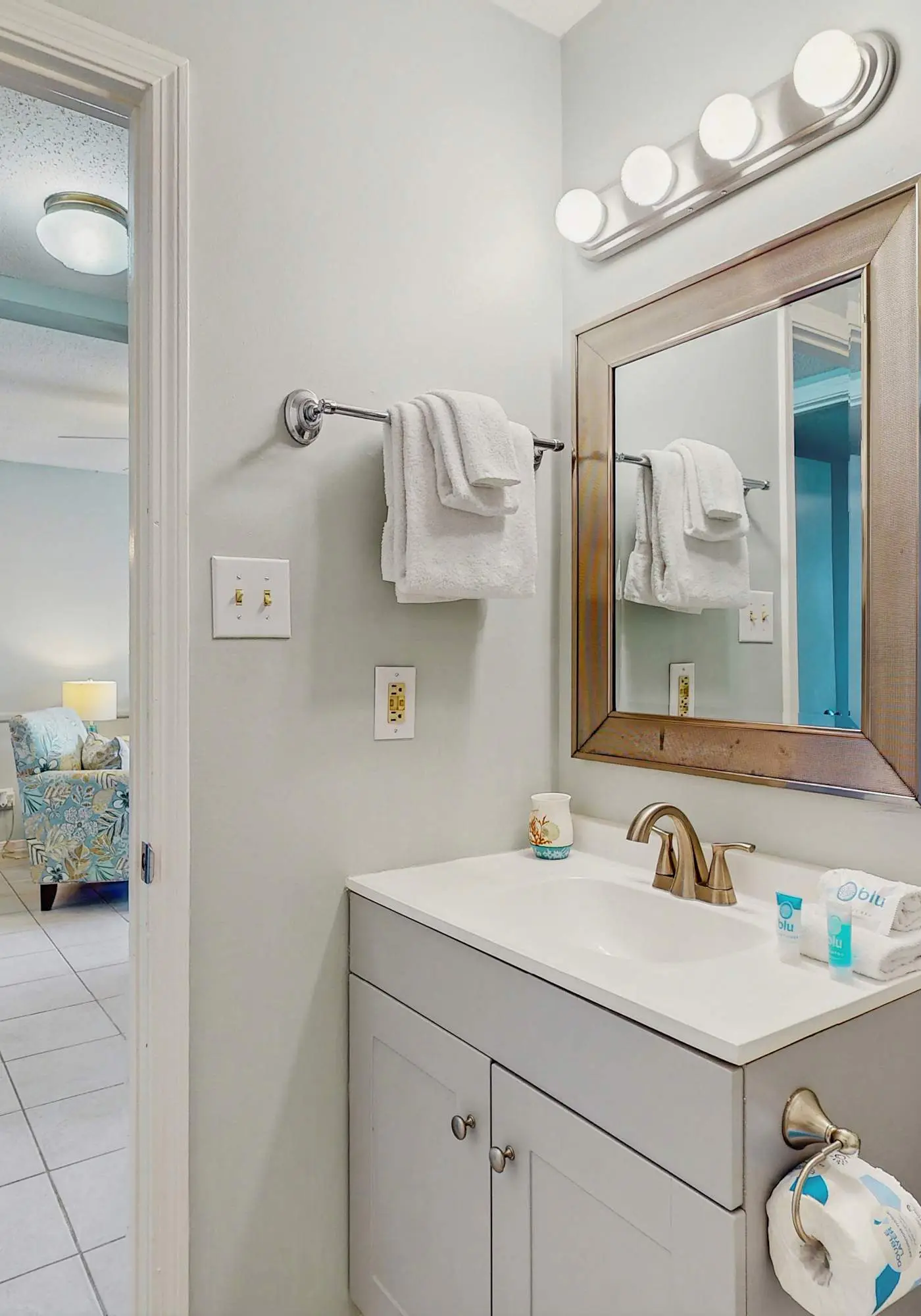 Beachview condo with community pools, grills, and internet