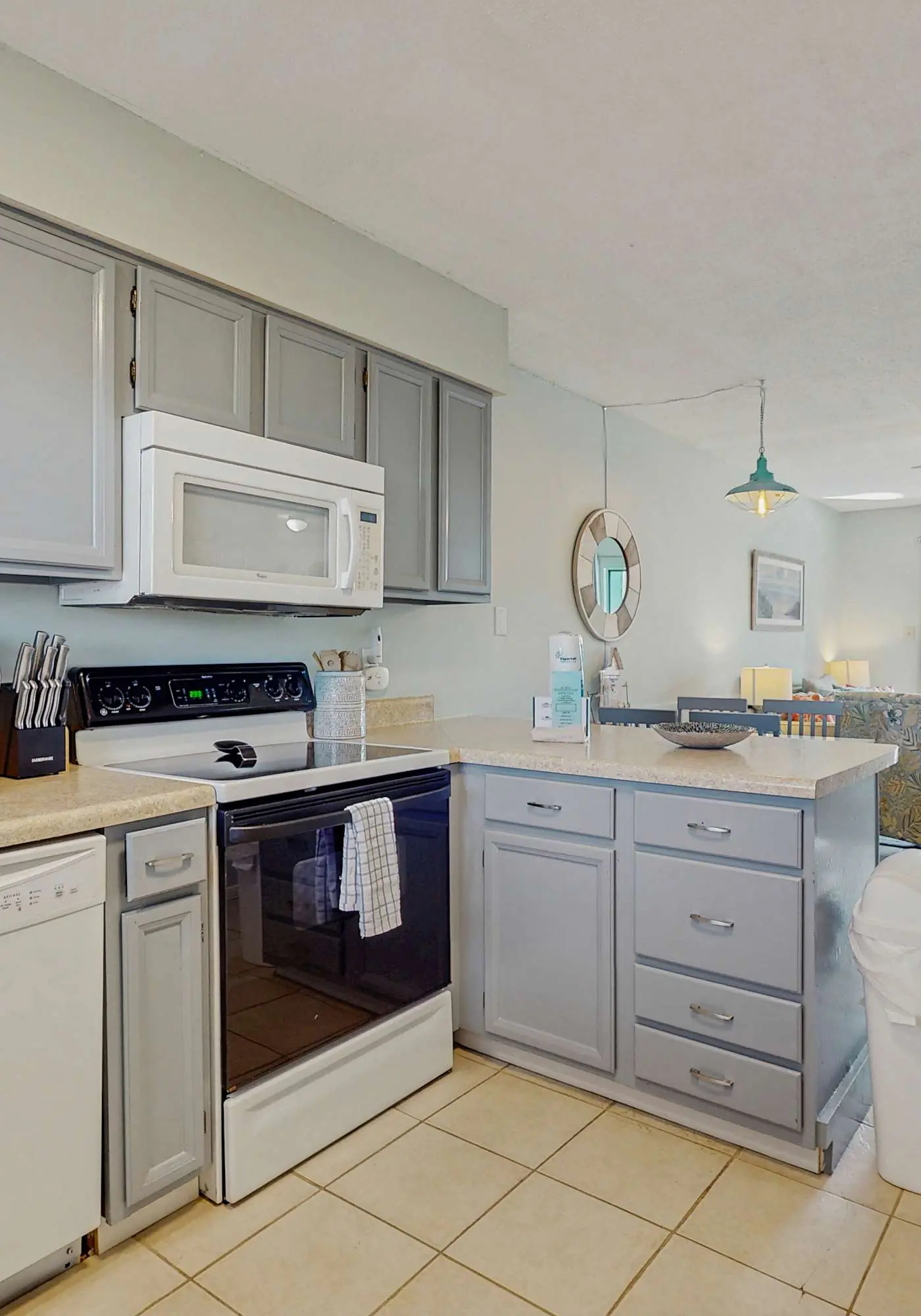 Beachview condo with community pools, grills, and internet