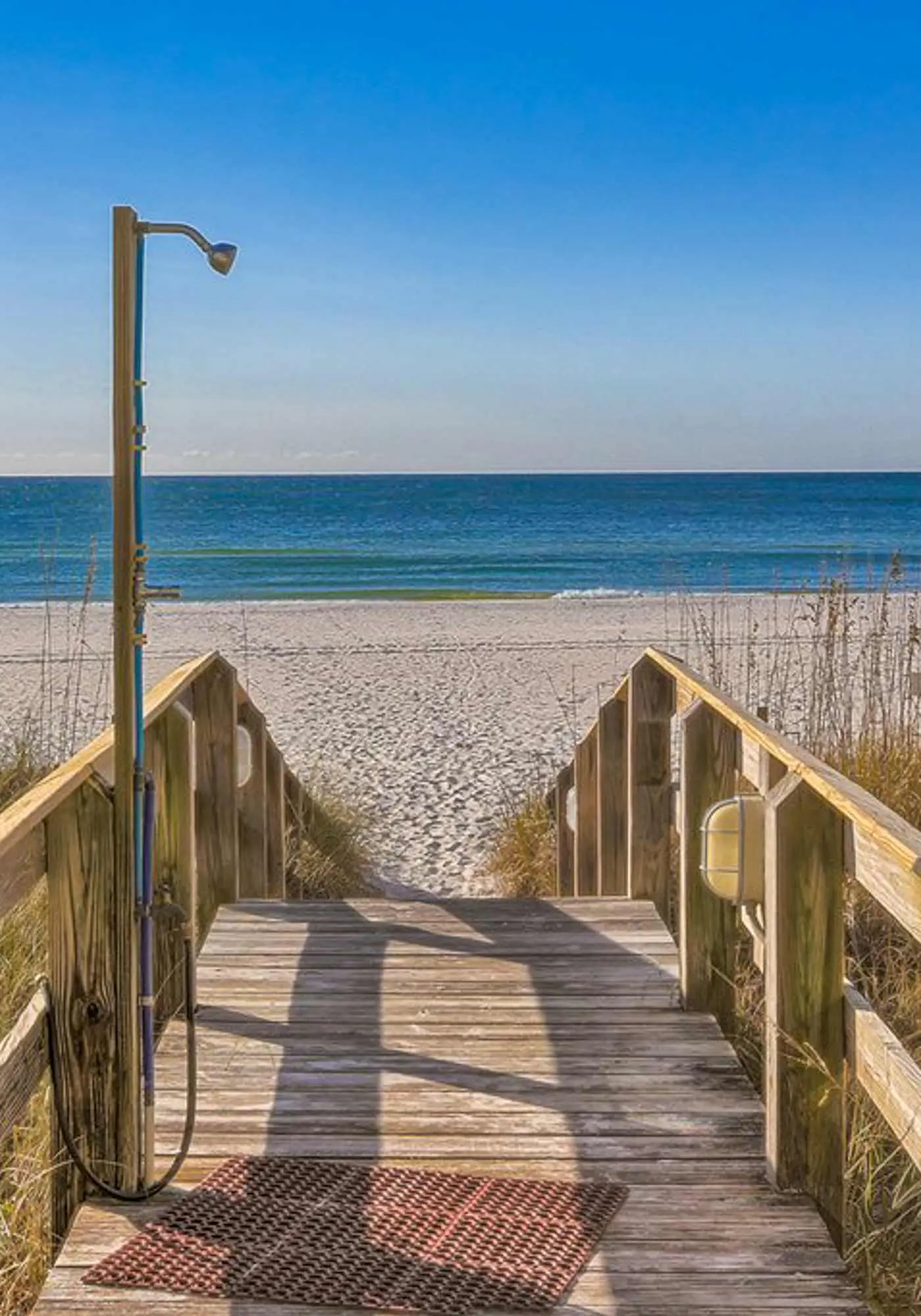 Top-floor, dog-friendly condo right on the beach with pool & fantastic views