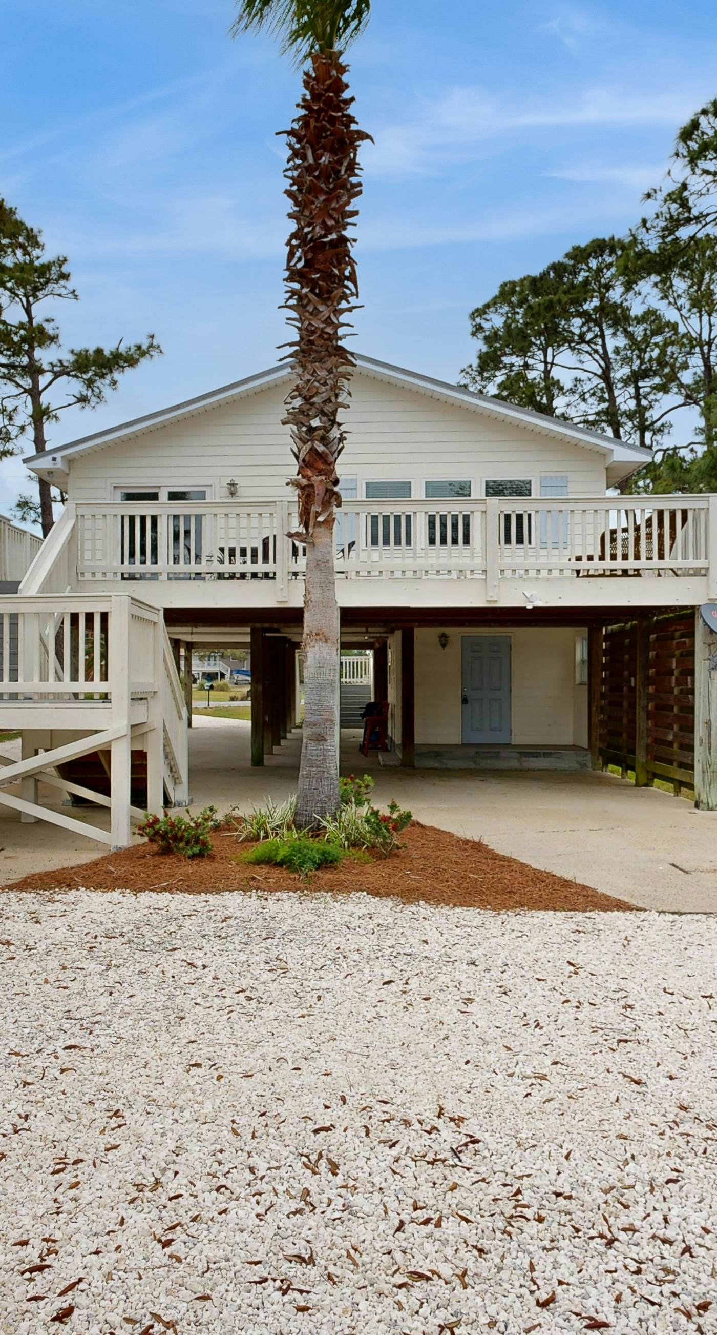 Dog-friendly bay-view home with central AC - snowbirds welcome