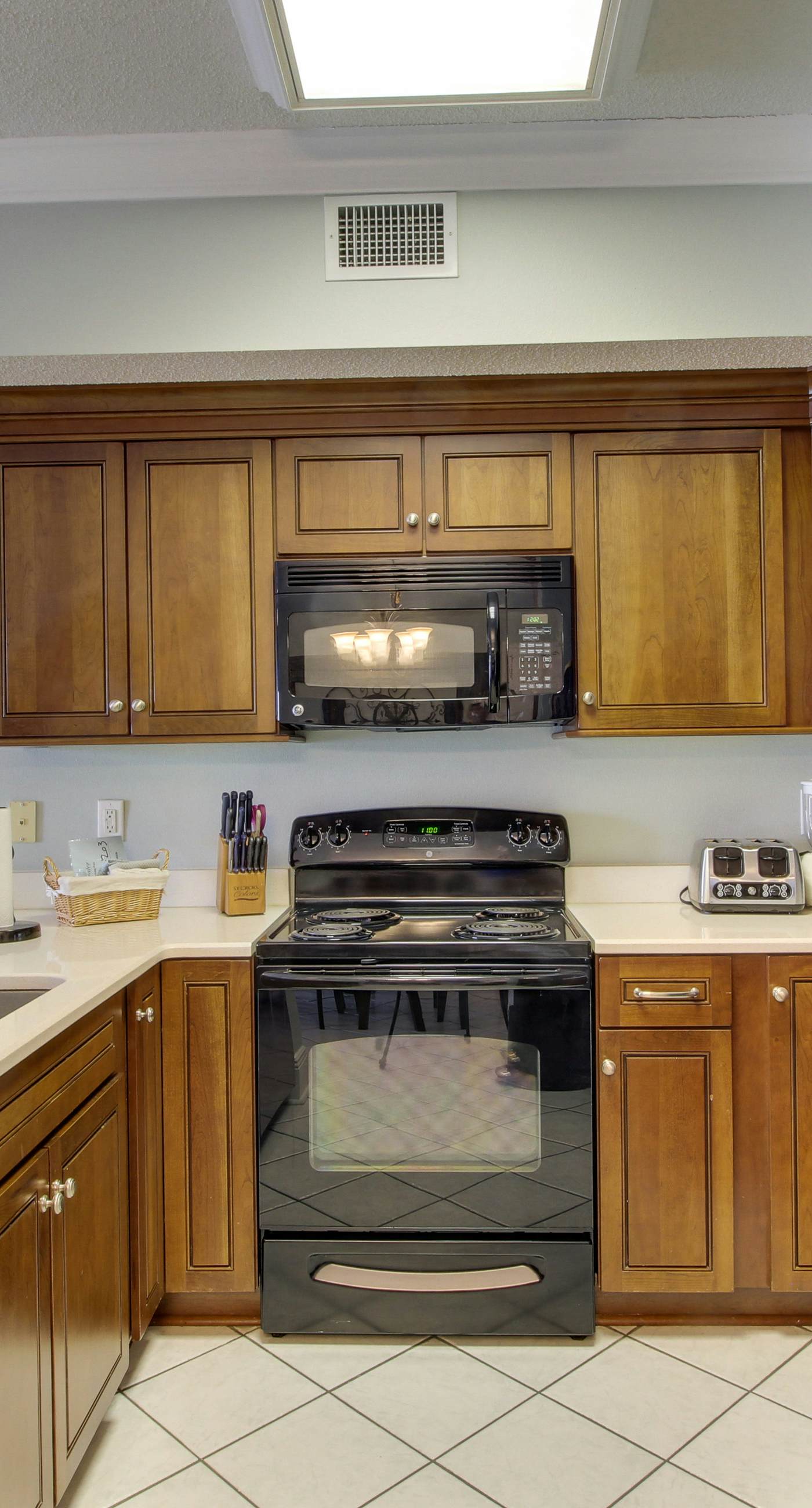 Gulf-front penthouse condo with pool, hot tub, & sauna - on the beach