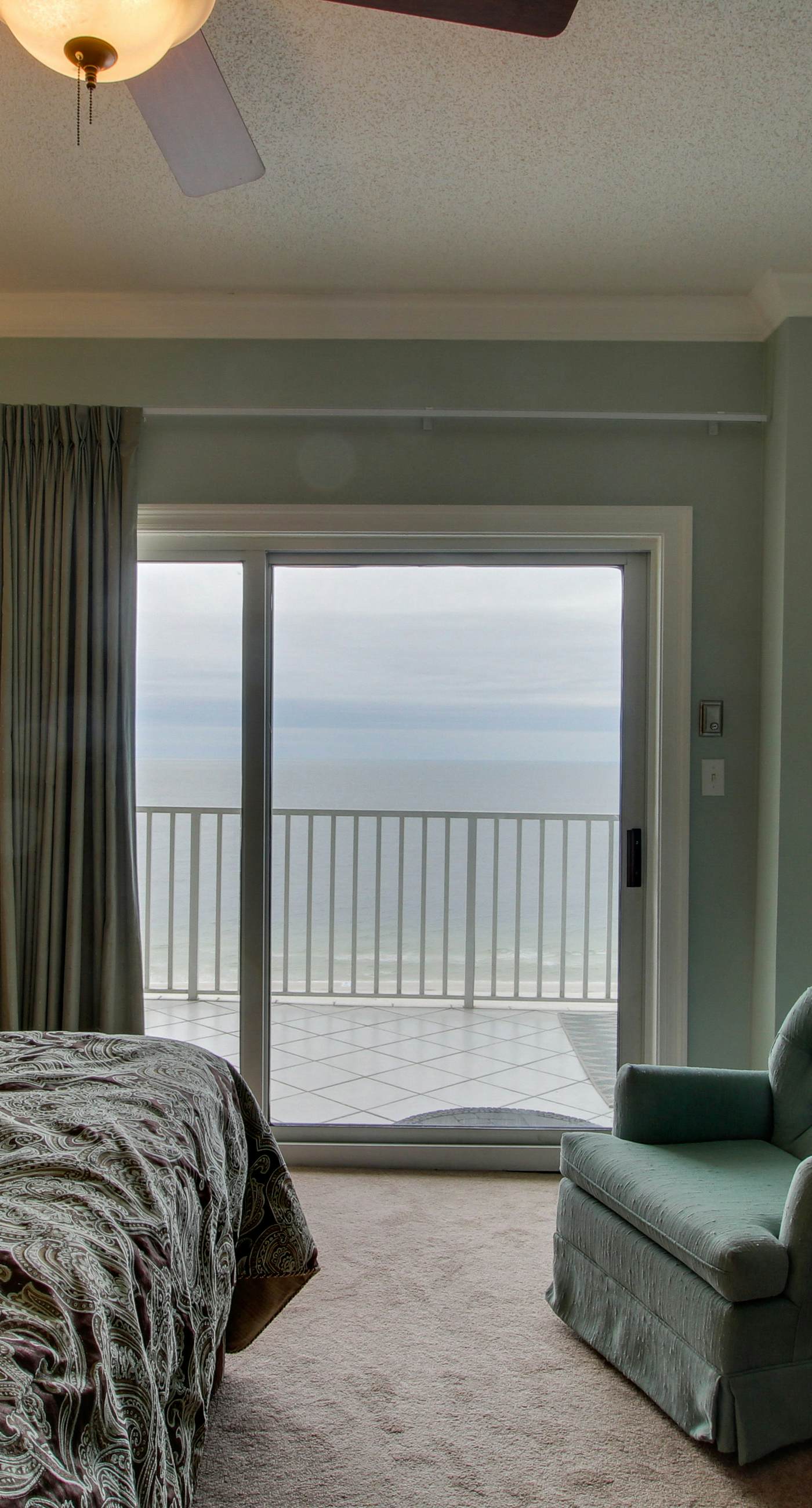 Gulf-front penthouse condo with pool, hot tub, & sauna - on the beach