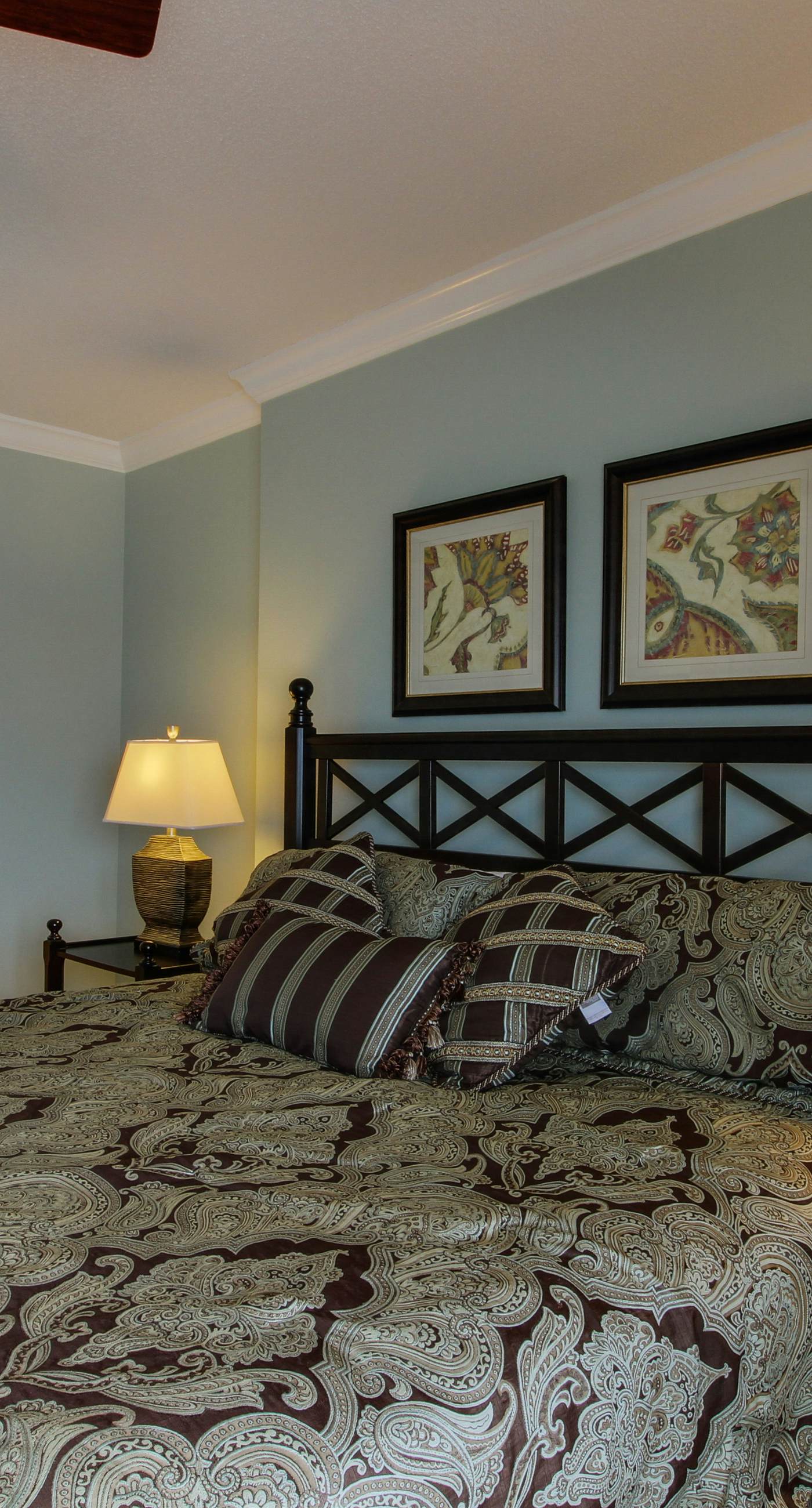 Gulf-front penthouse condo with pool, hot tub, & sauna - on the beach