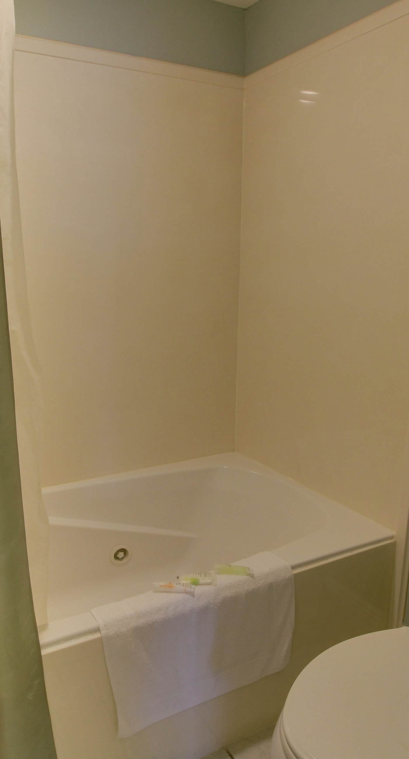 Gulf-front penthouse condo with pool, hot tub, & sauna - on the beach