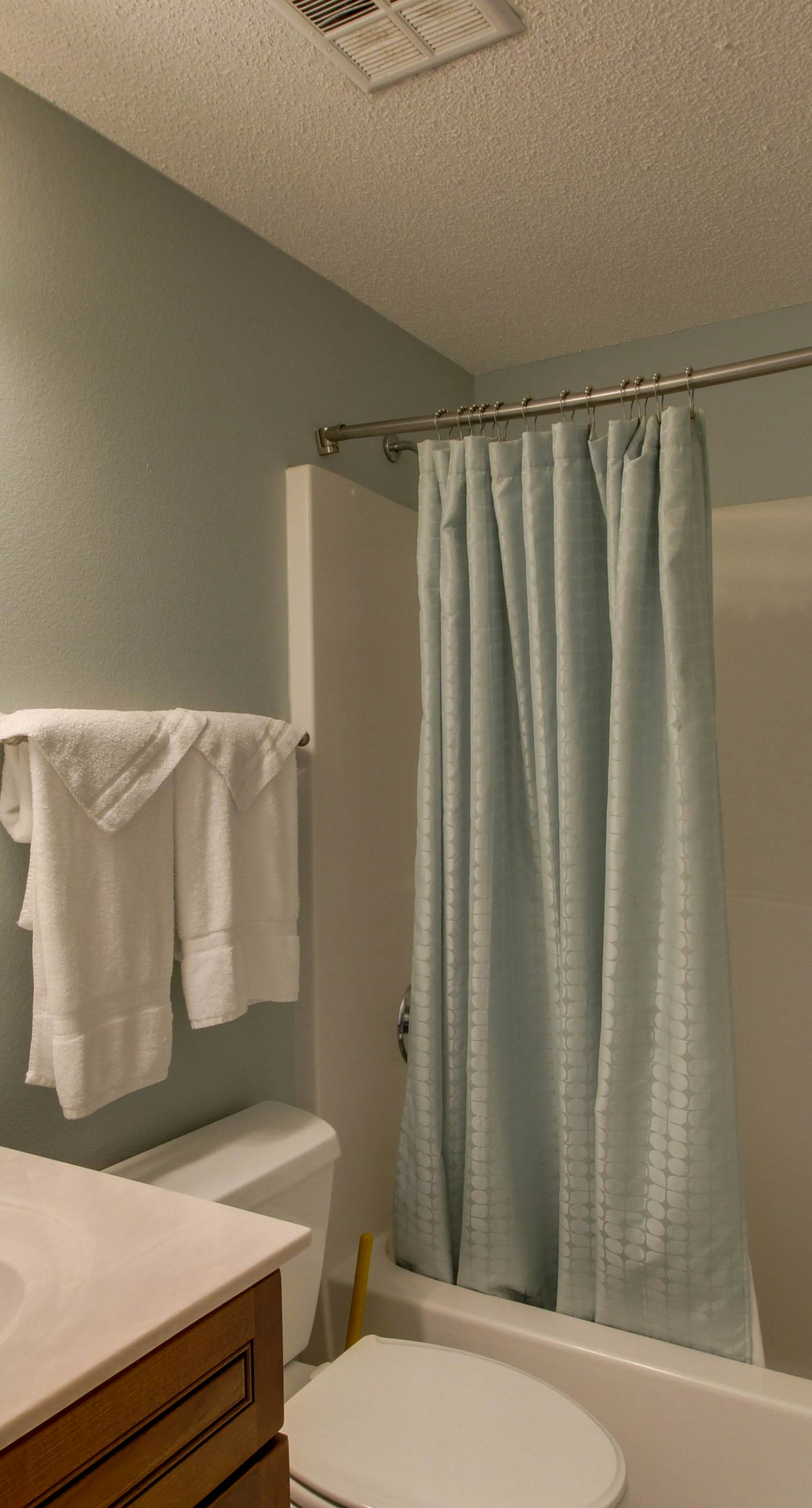 Gulf-front penthouse condo with pool, hot tub, & sauna - on the beach