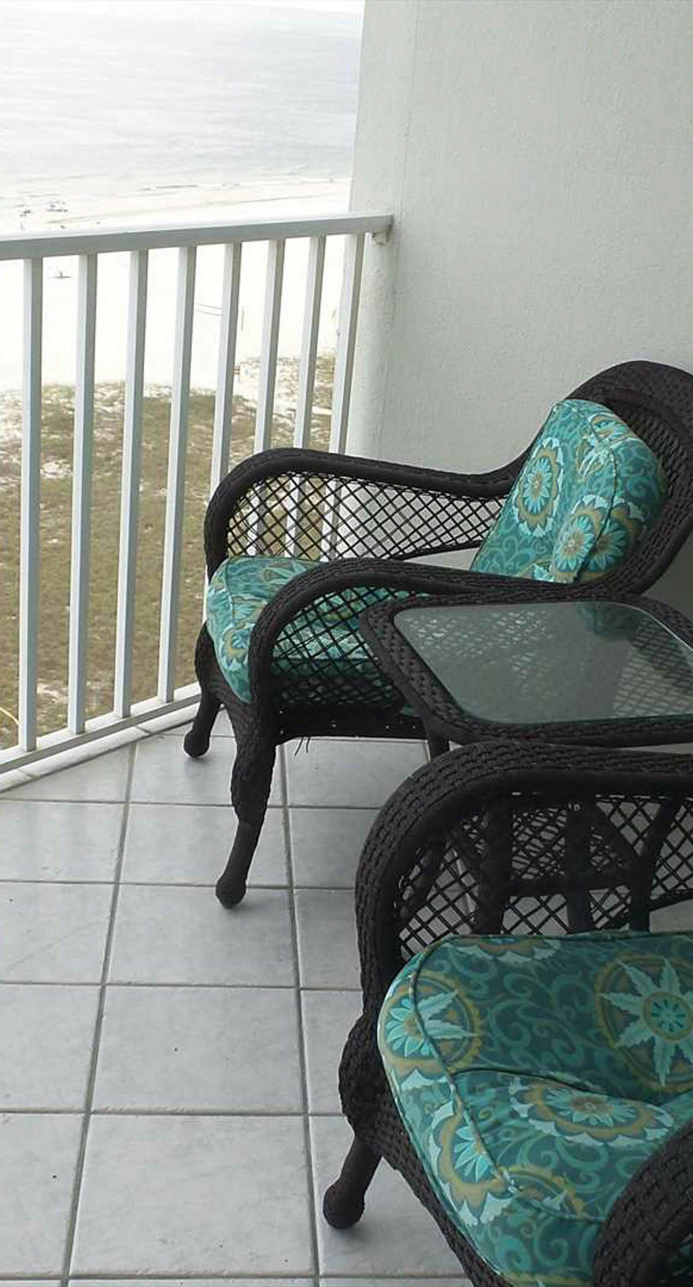 Gulf-front penthouse condo with pool, hot tub, & sauna - on the beach