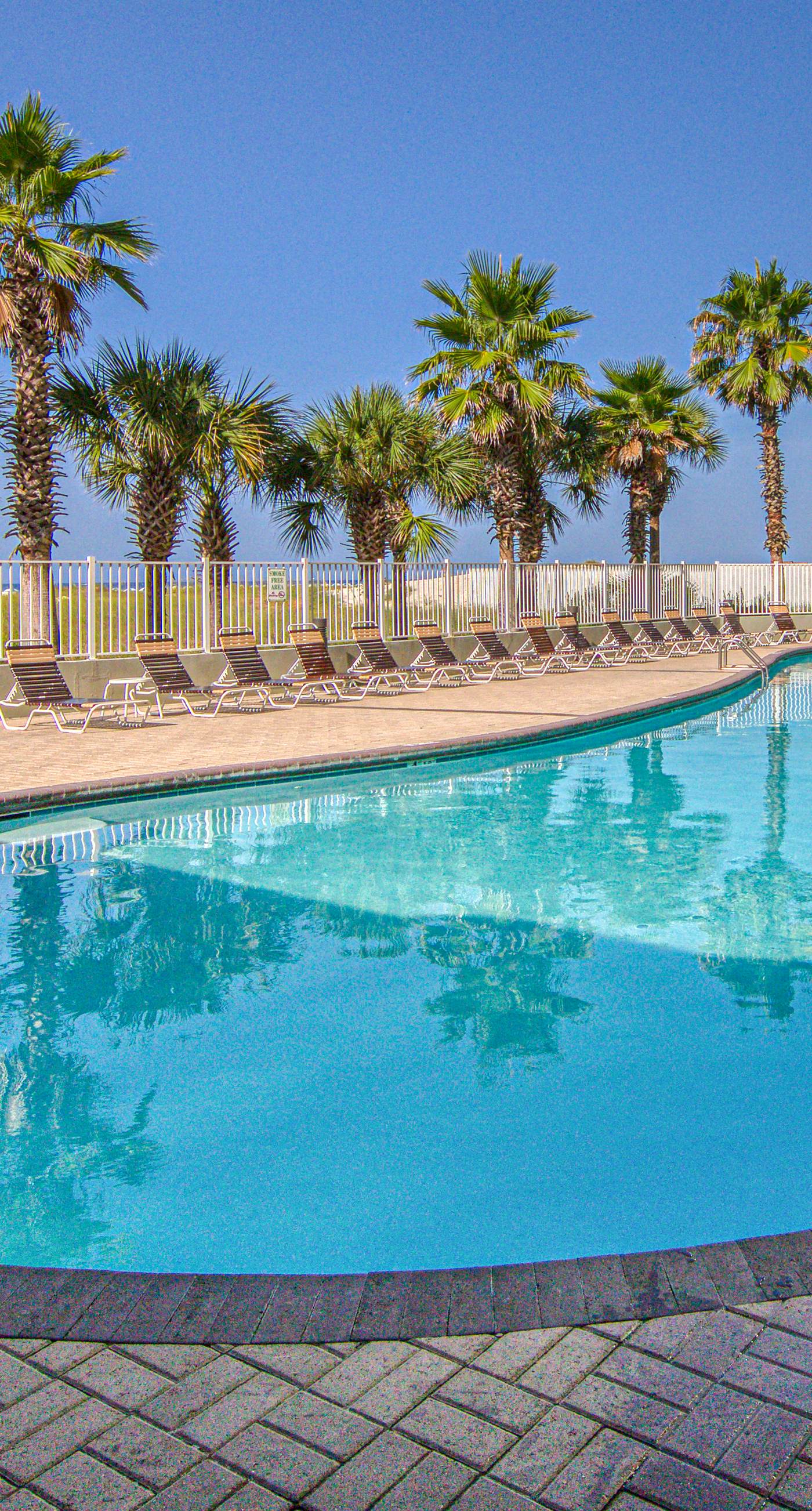 Gulf-front penthouse condo with pool, hot tub, & sauna - on the beach