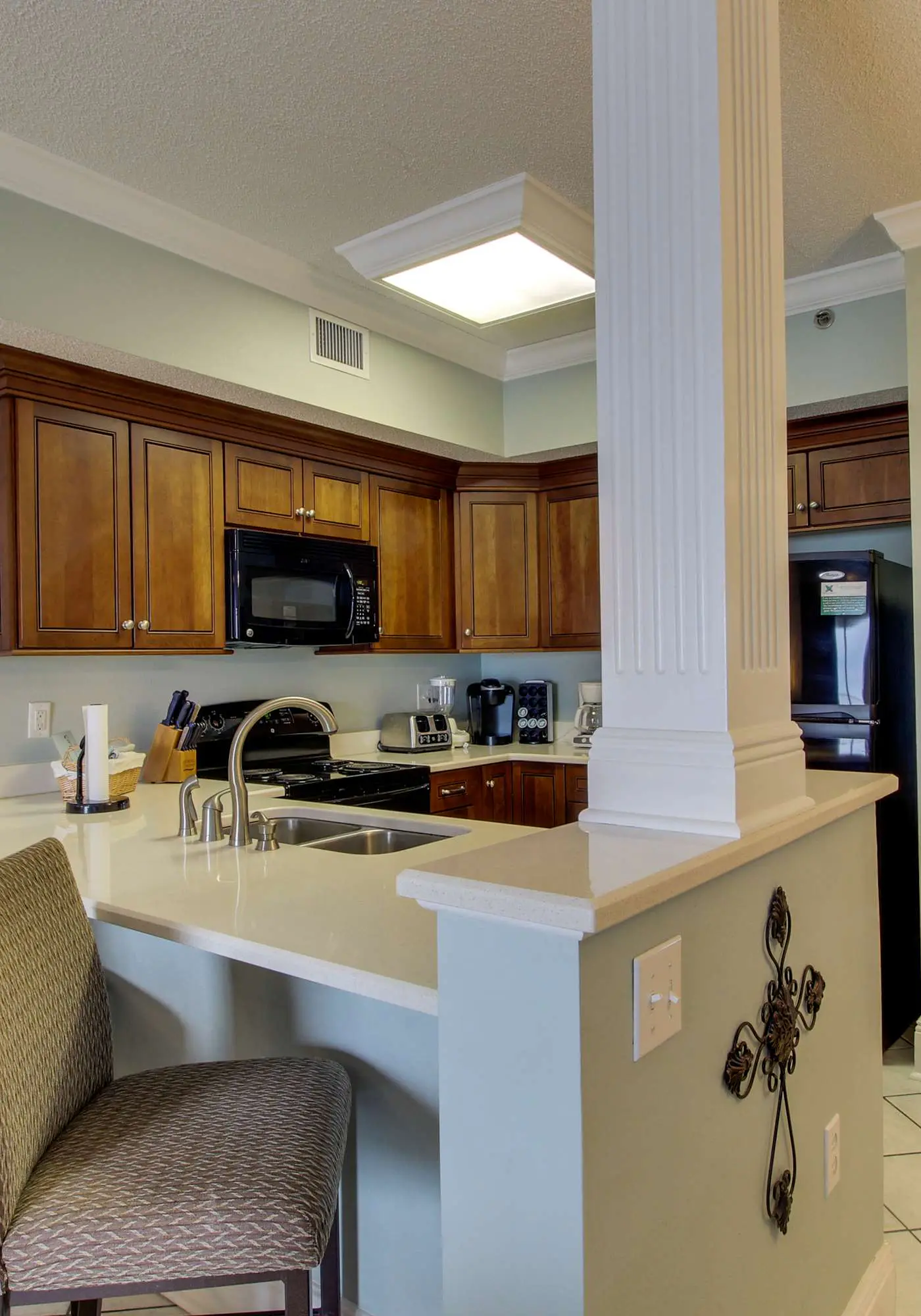 Gulf-front penthouse condo with pool, hot tub, & sauna - on the beach