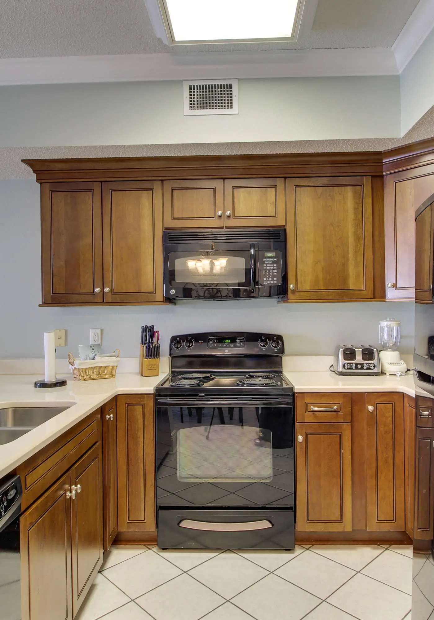 Gulf-front penthouse condo with pool, hot tub, & sauna - on the beach