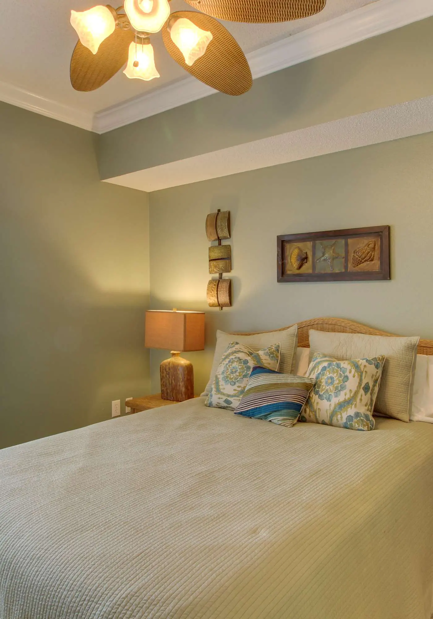 Gulf-front penthouse condo with pool, hot tub, & sauna - on the beach