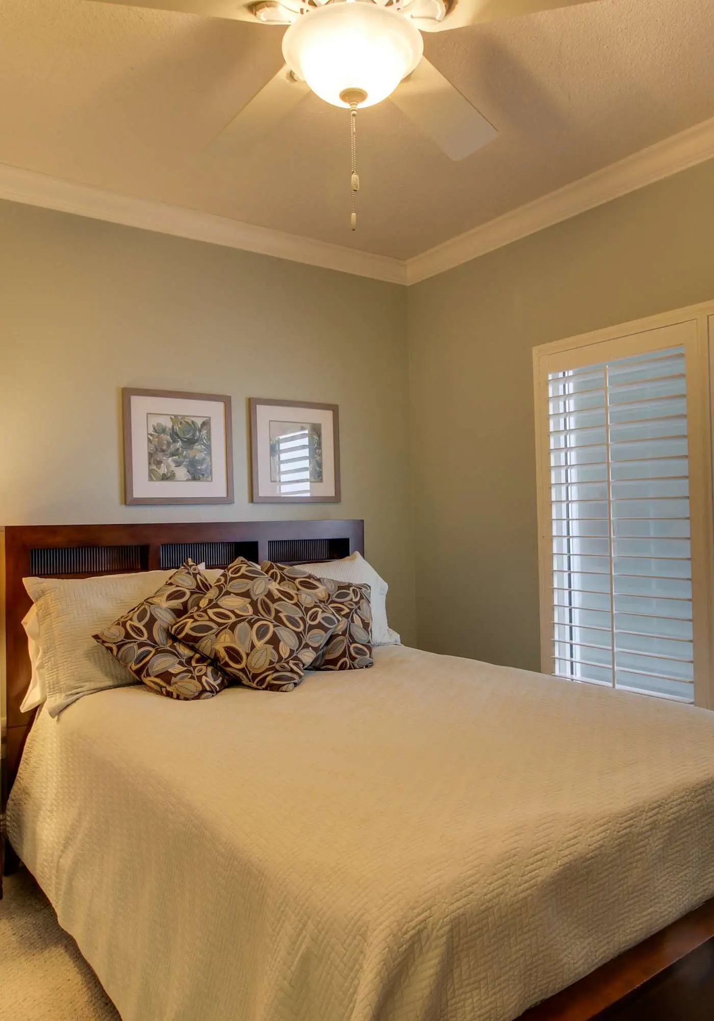 Gulf-front penthouse condo with pool, hot tub, & sauna - on the beach