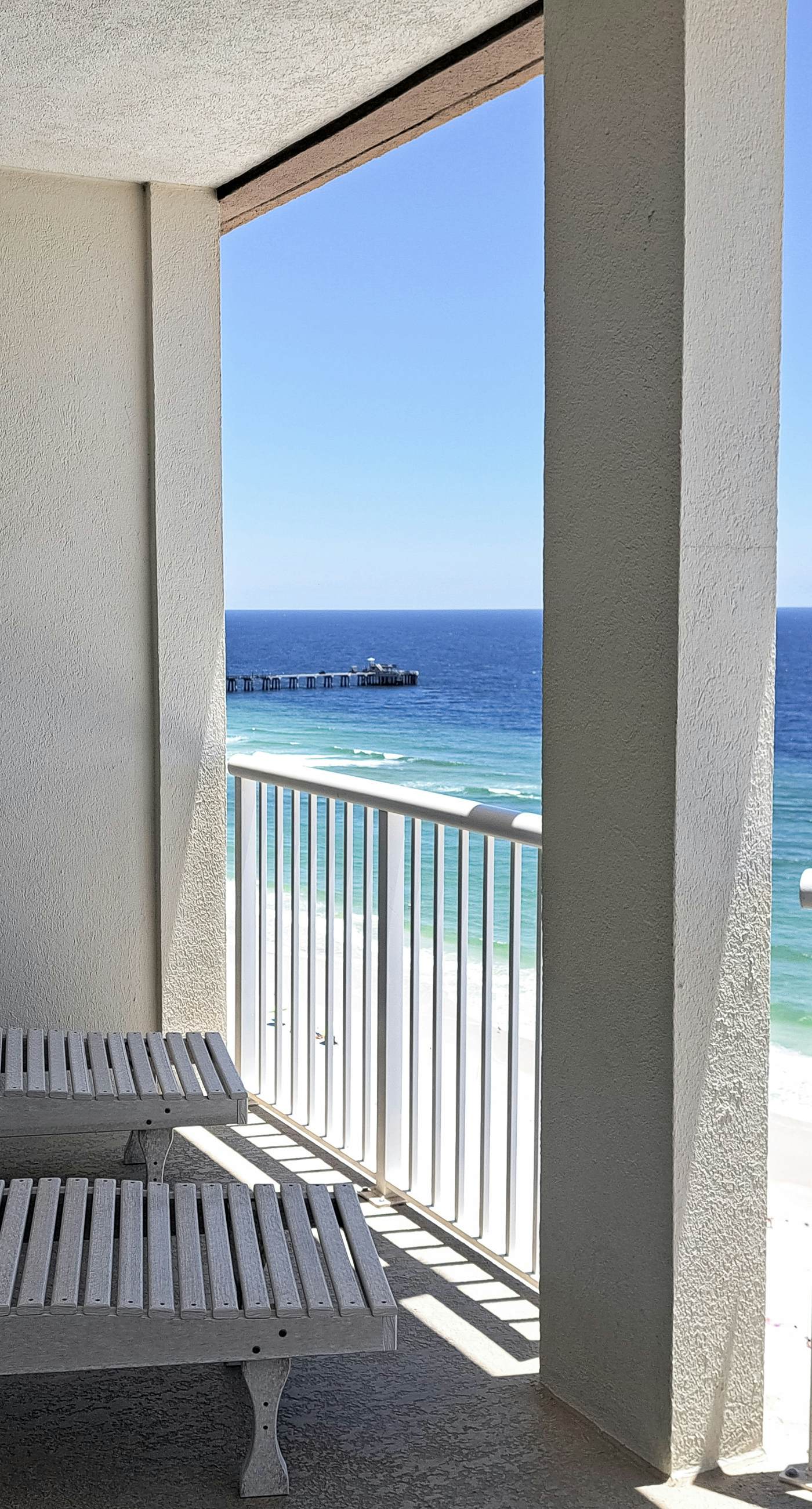 Beach-front condo with pool, hot tub, sauna, washer,dryer & grill