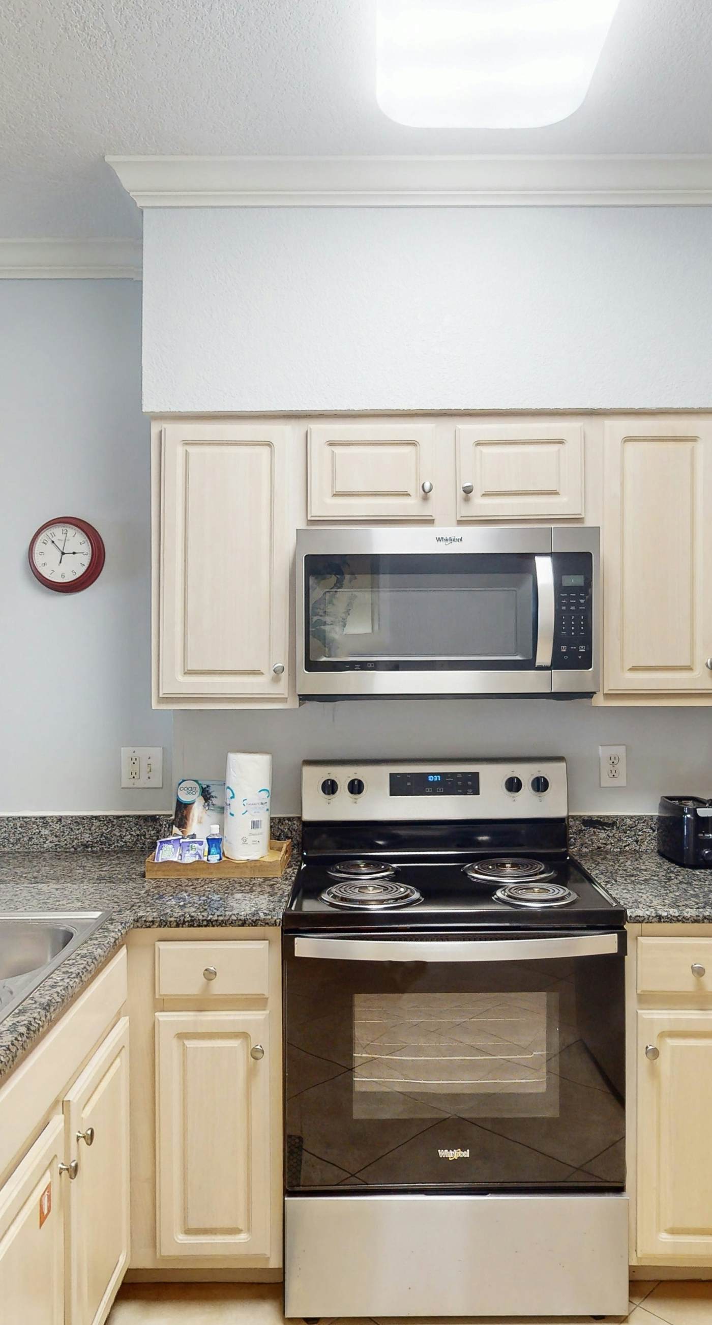 Beach-front condo with pool, hot tub, sauna, washer,dryer & grill