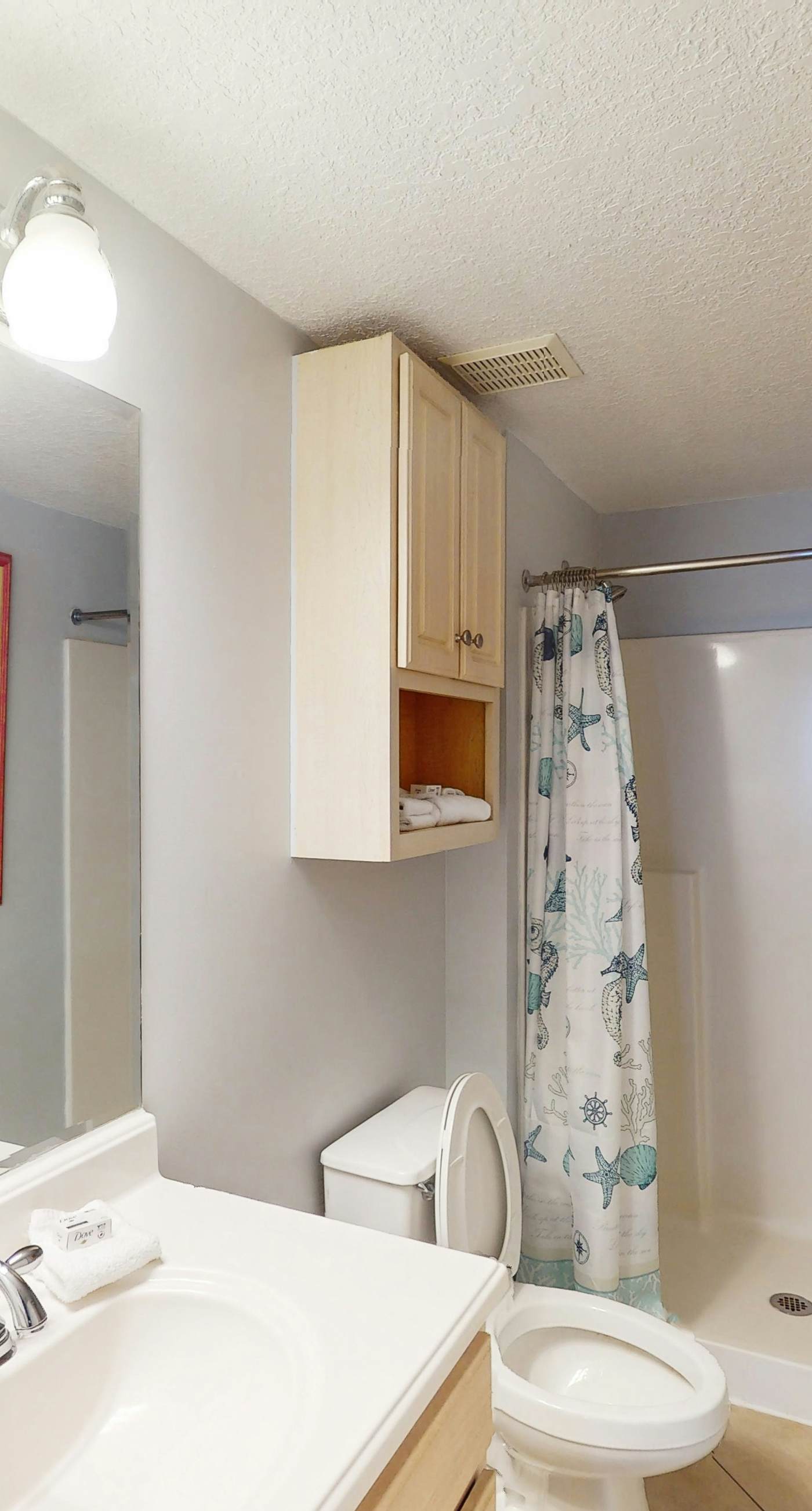 Beach-front condo with pool, hot tub, sauna, washer,dryer & grill