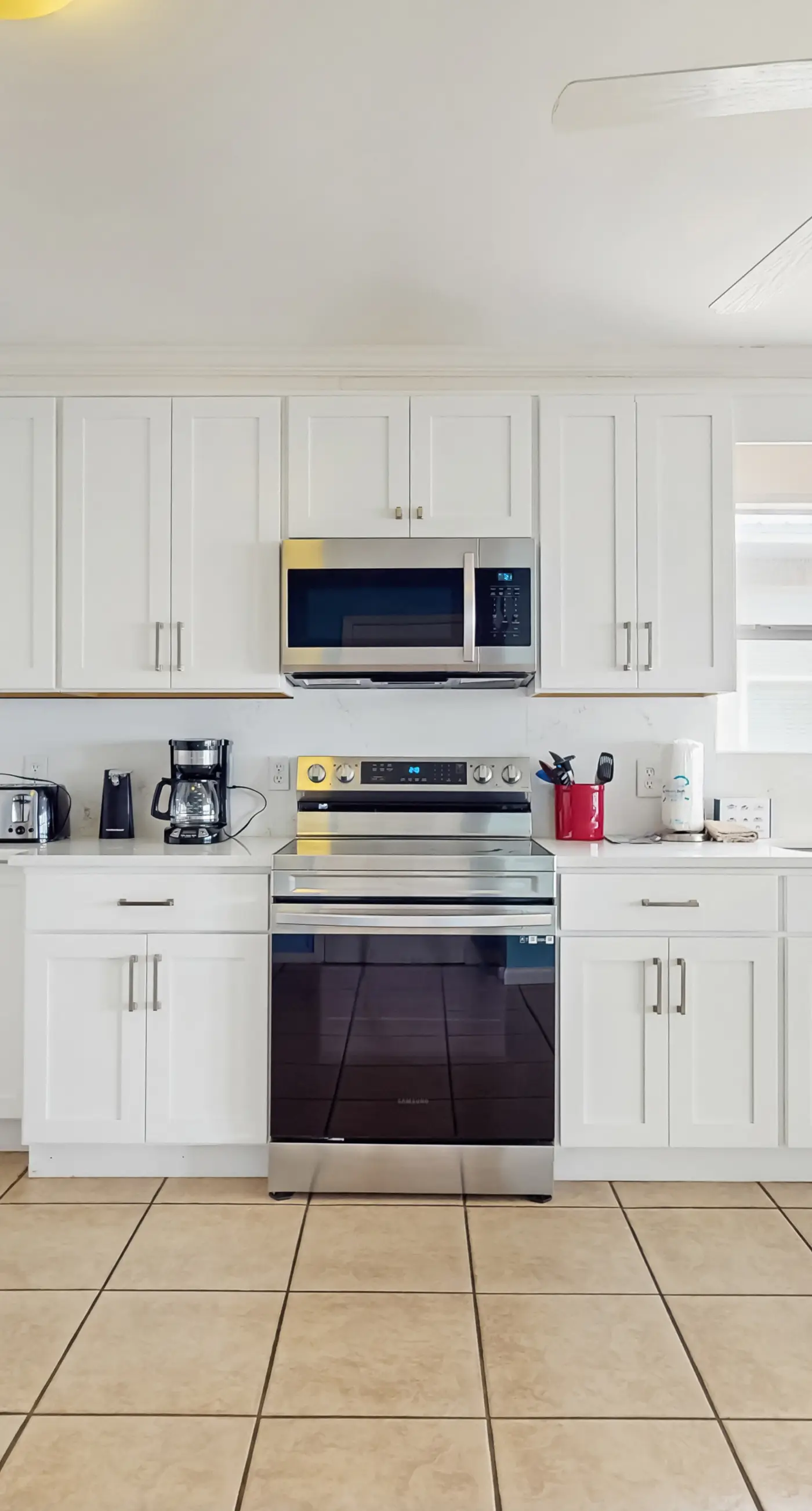 Dog-friendly beachfront home w Gulf views, spacious deck, WiFi, AC, W&D