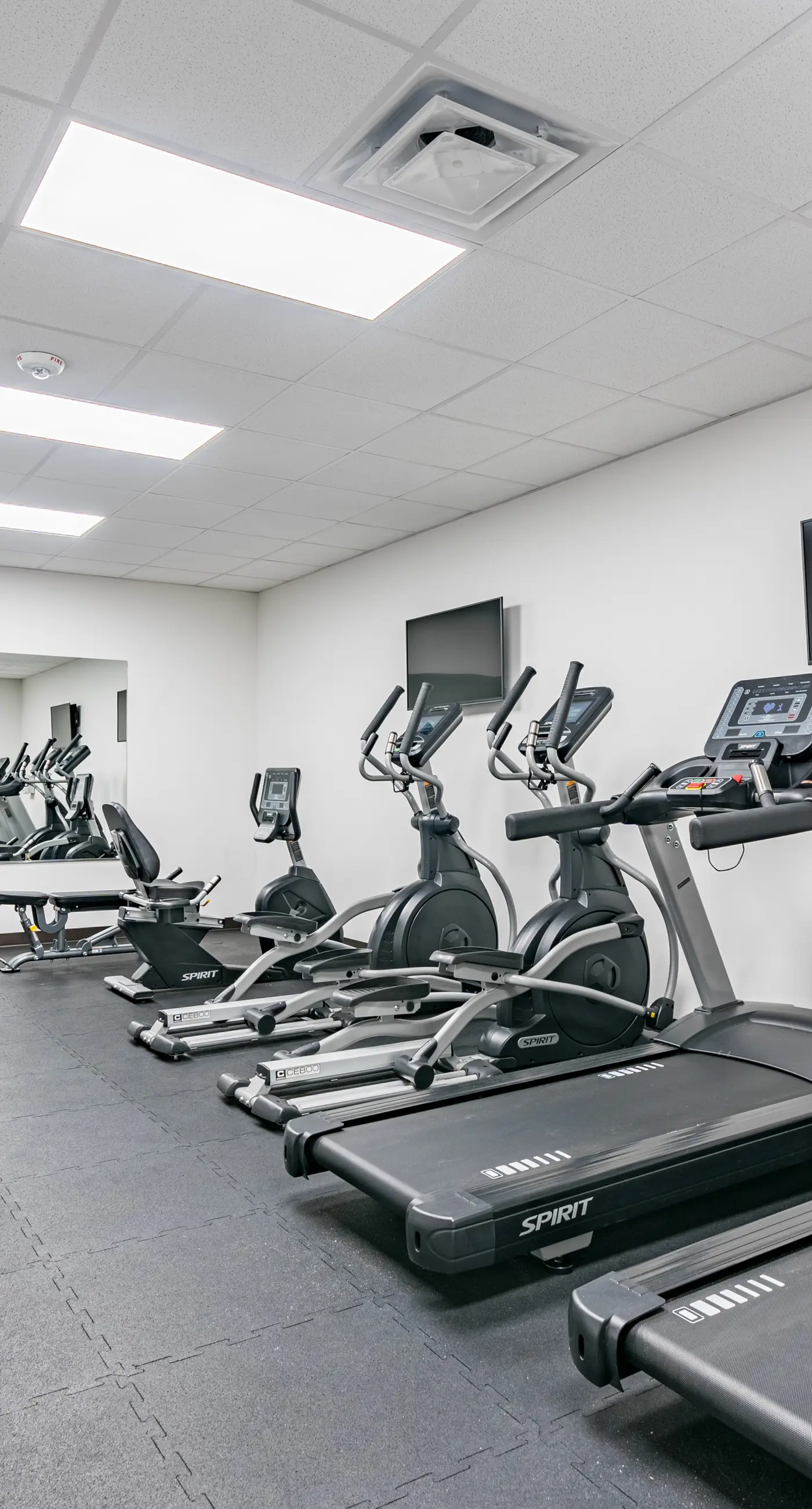 Beachview condo with multiple, shared pools, gym, hot tub and beach access