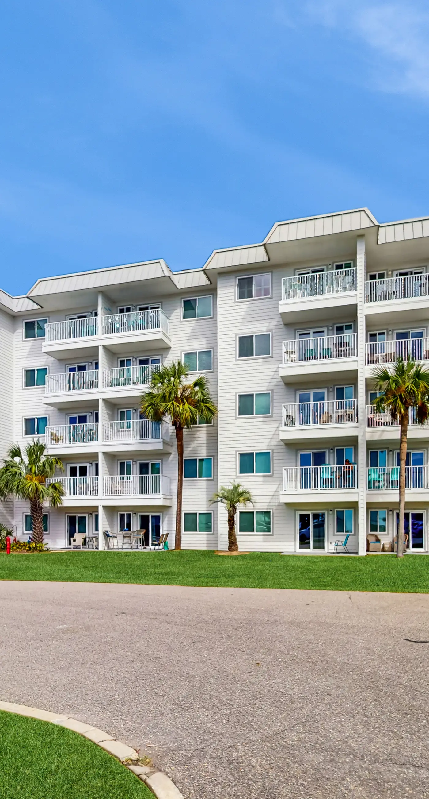 Beachview condo with multiple, shared pools, gym, hot tub and beach access