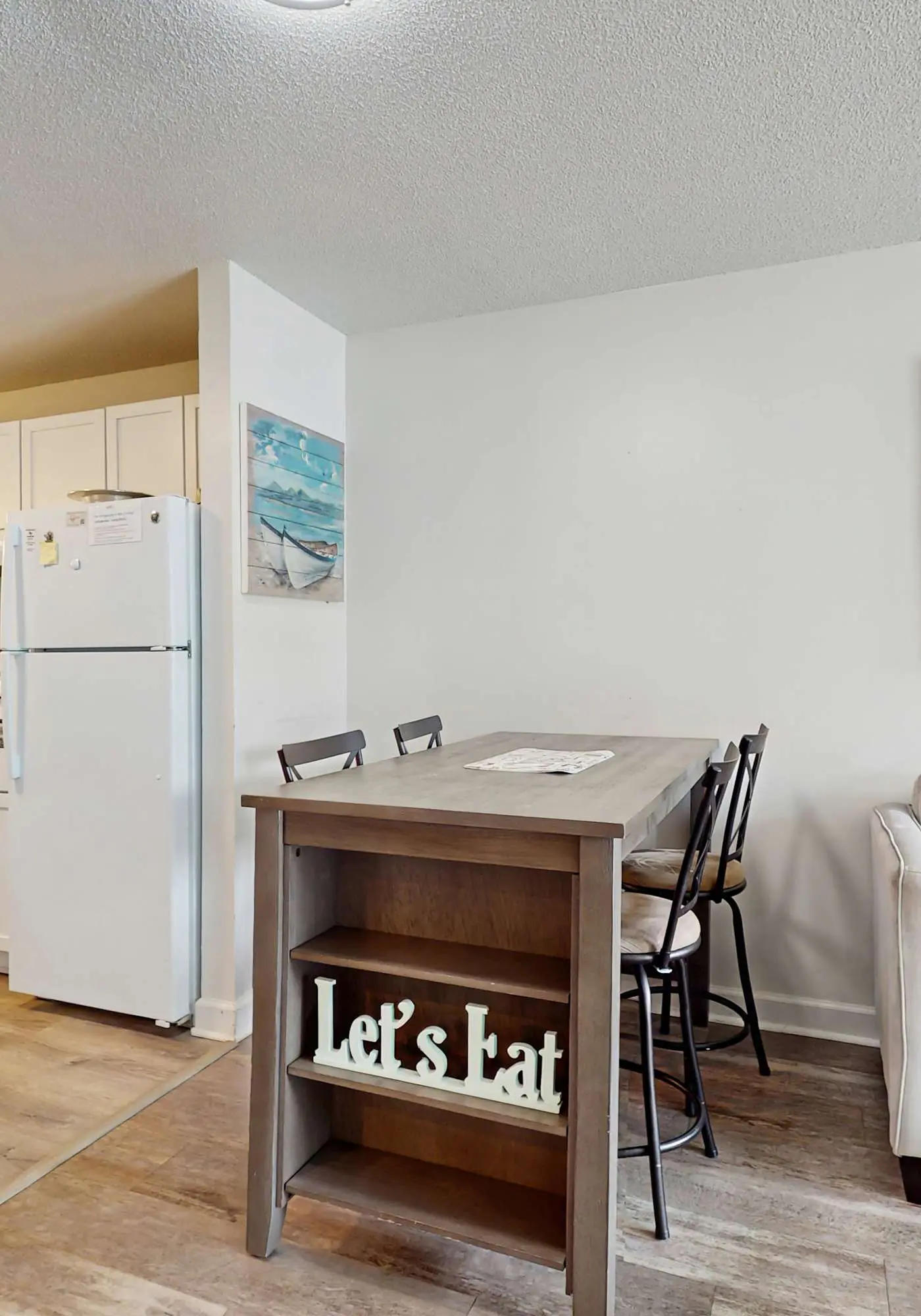 Beachview condo with multiple, shared pools, gym, hot tub and beach access
