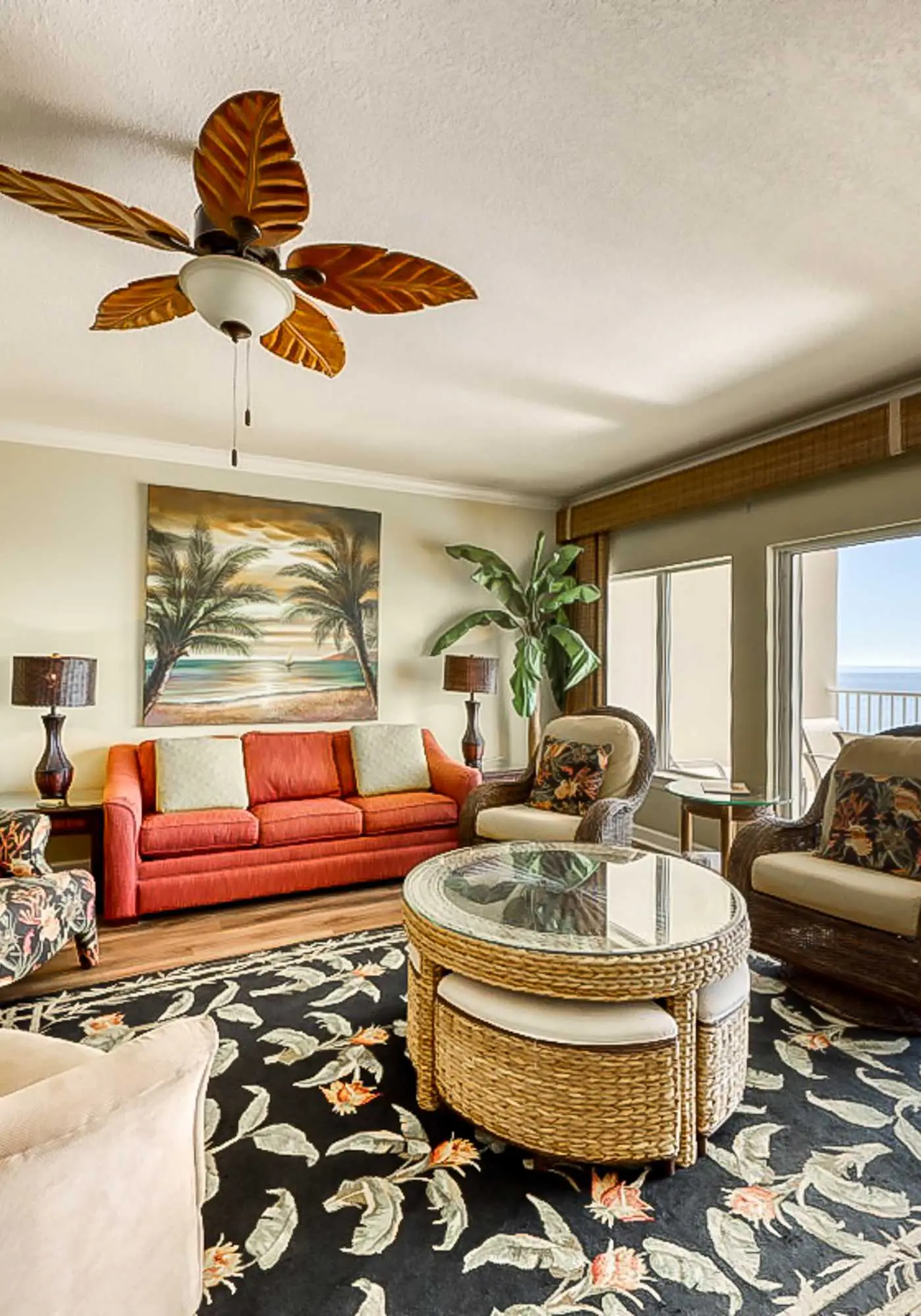 Beachfront condo w/ private balcony & shared pools, gym & sauna
