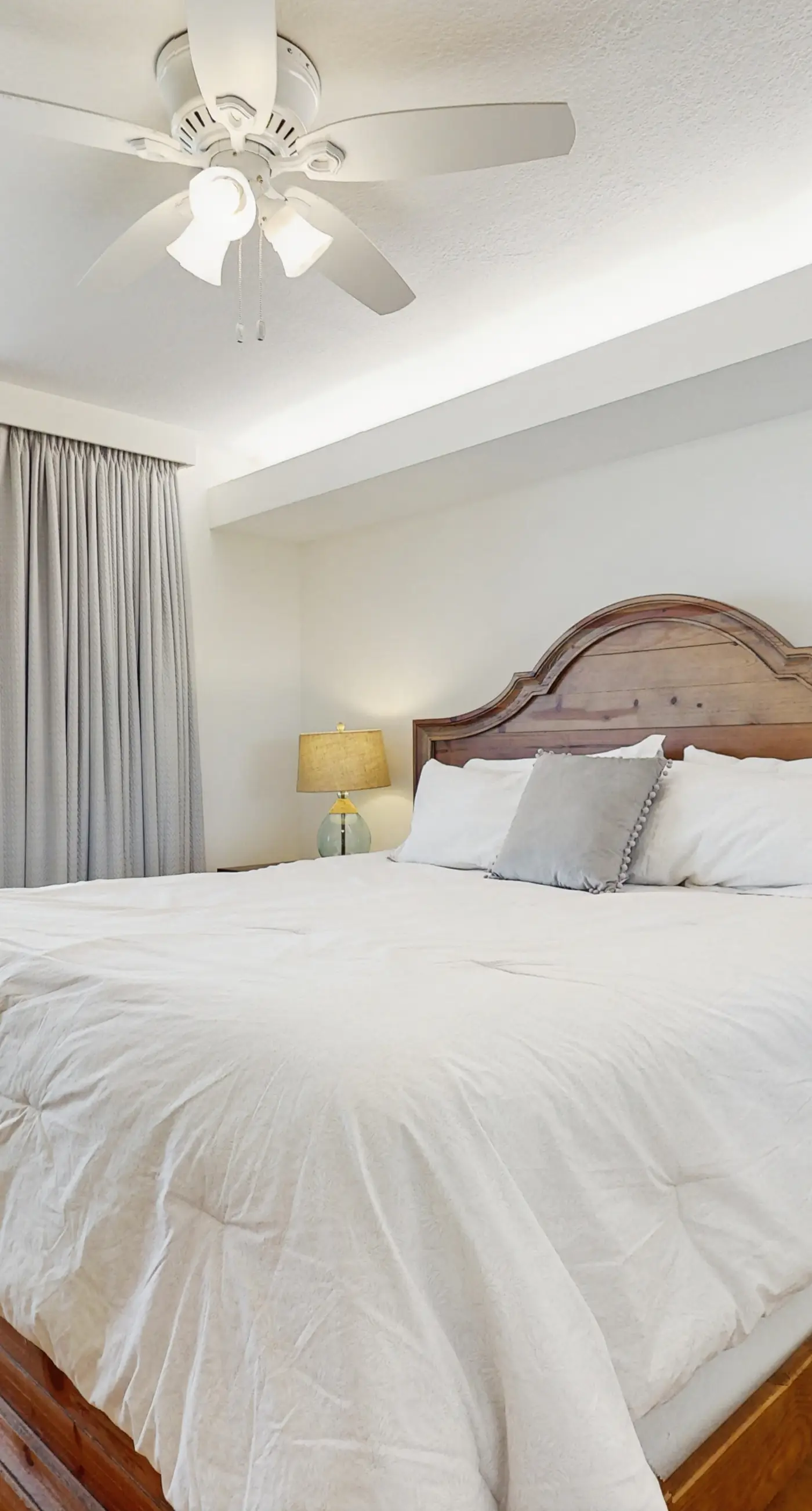 Stunning Gulf front condo w/ a spacious layout, shared pools, & fitness room