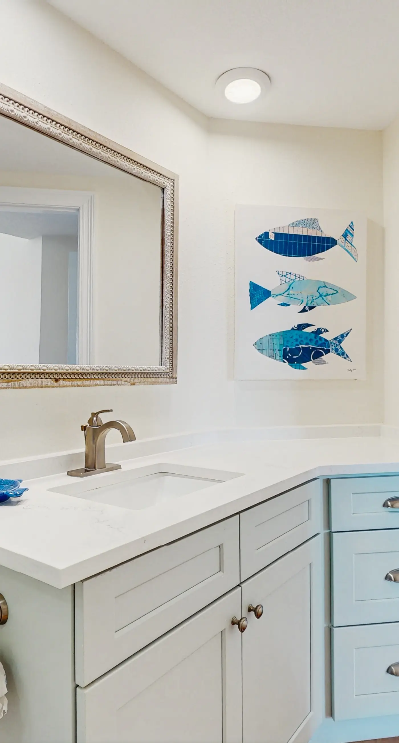 Stunning Gulf front condo w/ a spacious layout, shared pools, & fitness room