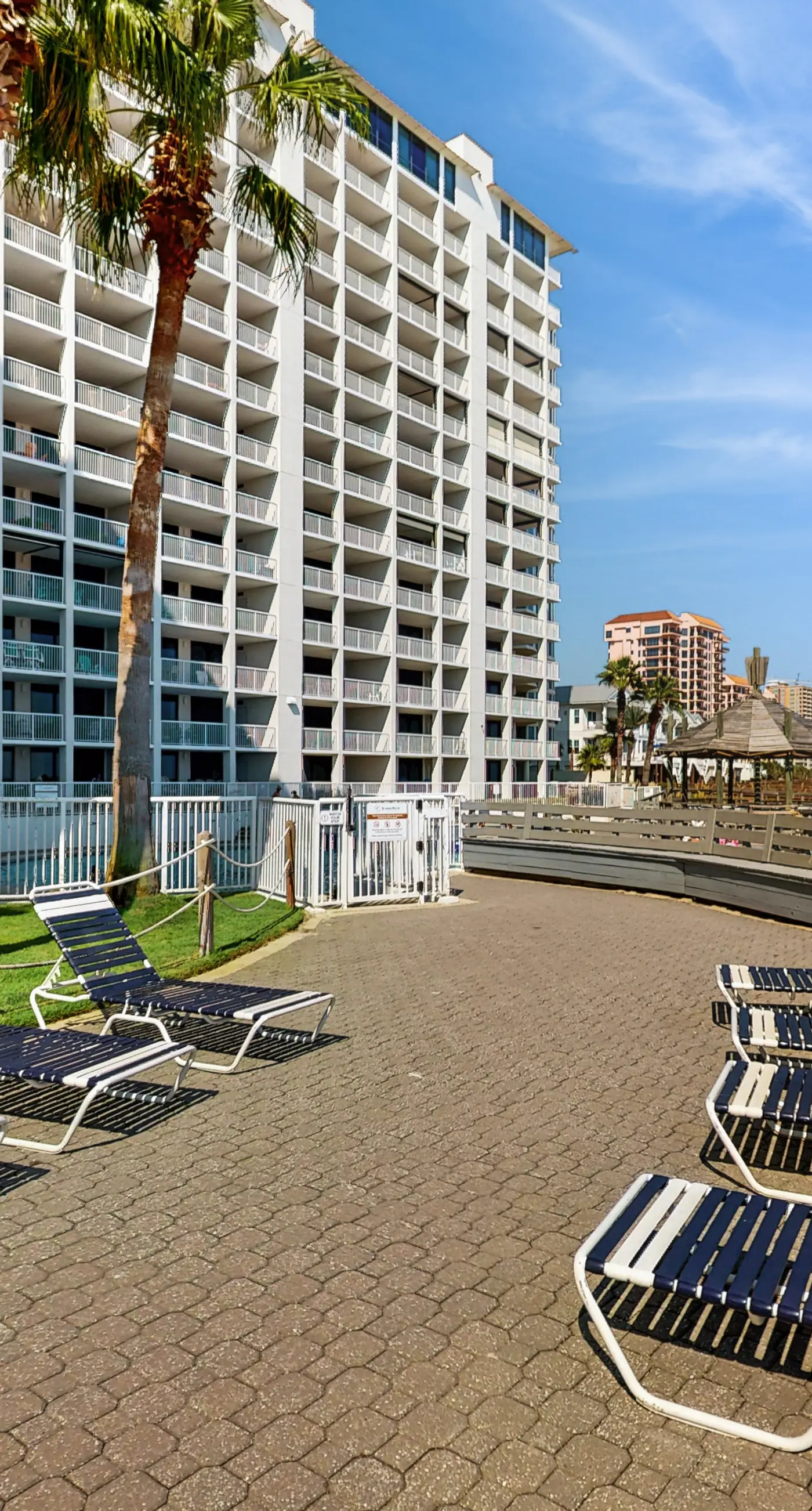 Stunning Gulf front condo w/ a spacious layout, shared pools, & fitness room