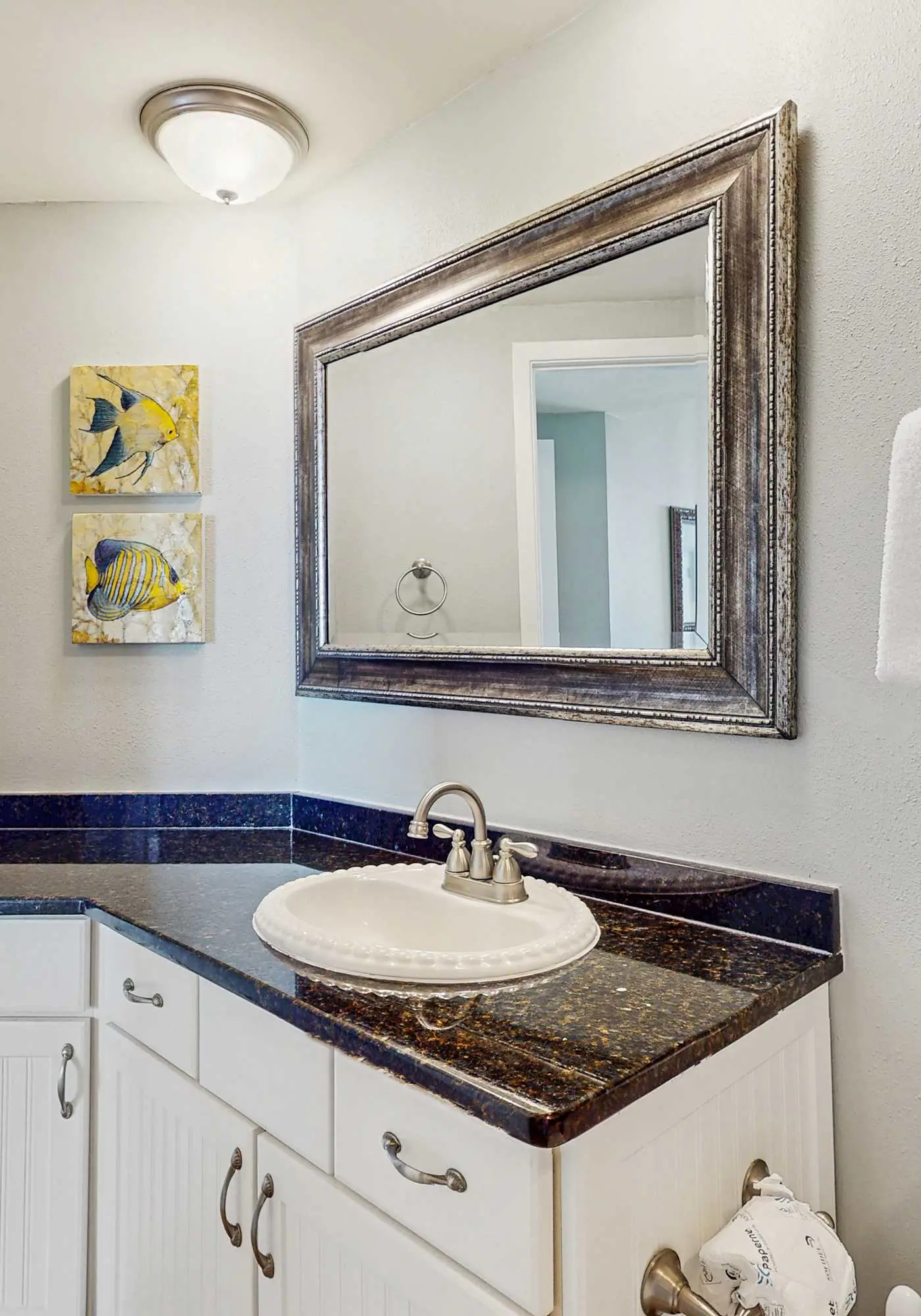 Elegant beachfront condo with wraparound balcony, Gulf views & pools