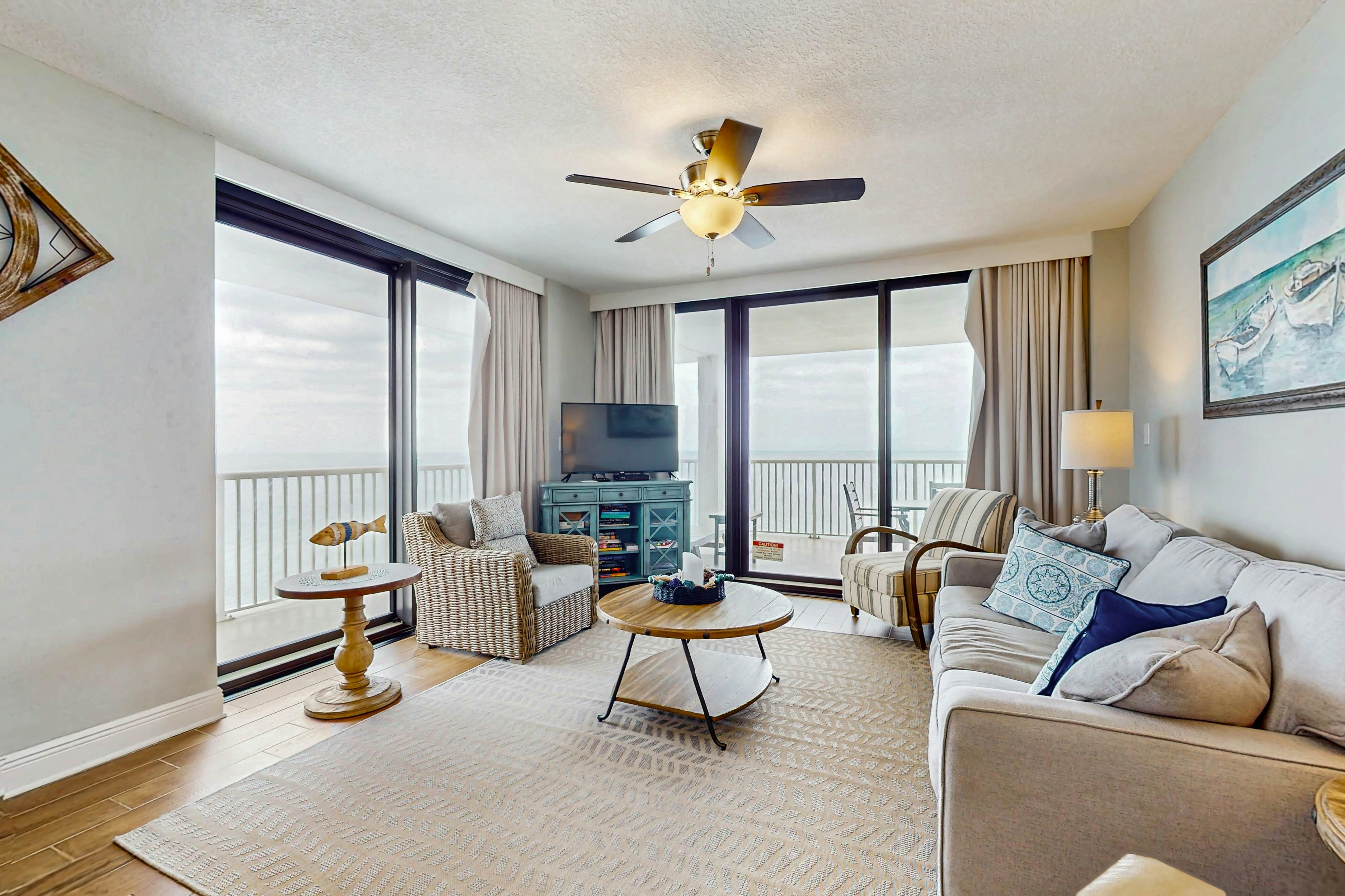 Gulf-front condo with balcony, hot tub & pools - snowbird-friendly