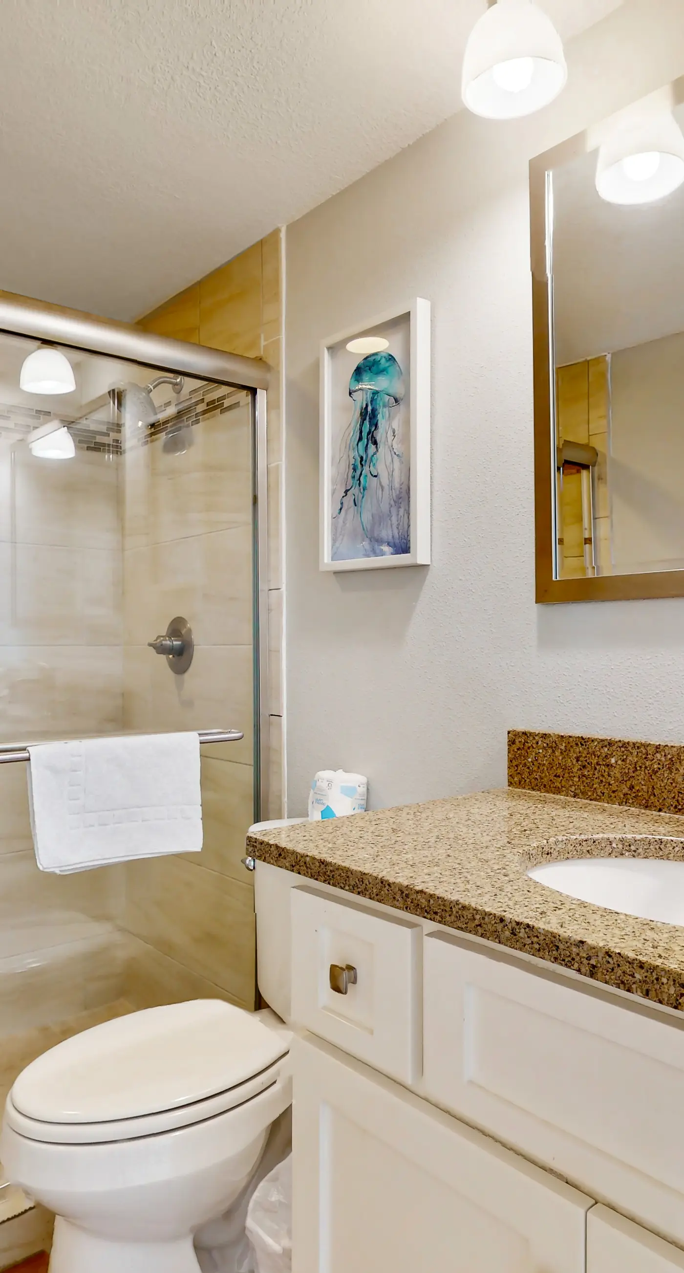 Gulf-front condo with balcony, hot tub & pools - snowbird-friendly