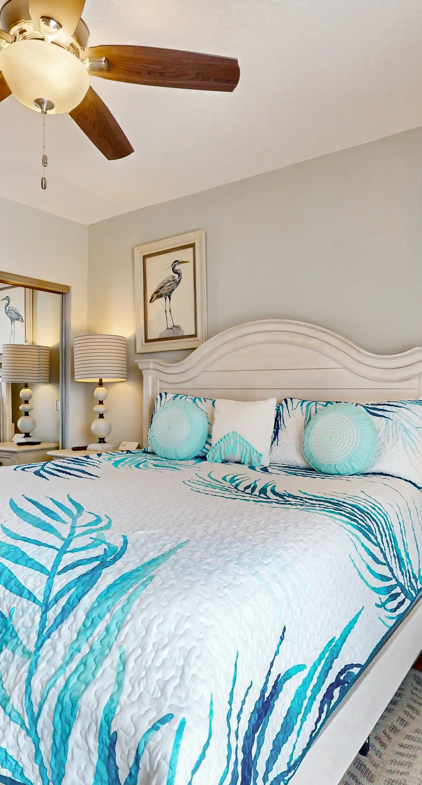 Gulf-front condo with balcony, hot tub & pools - snowbird-friendly