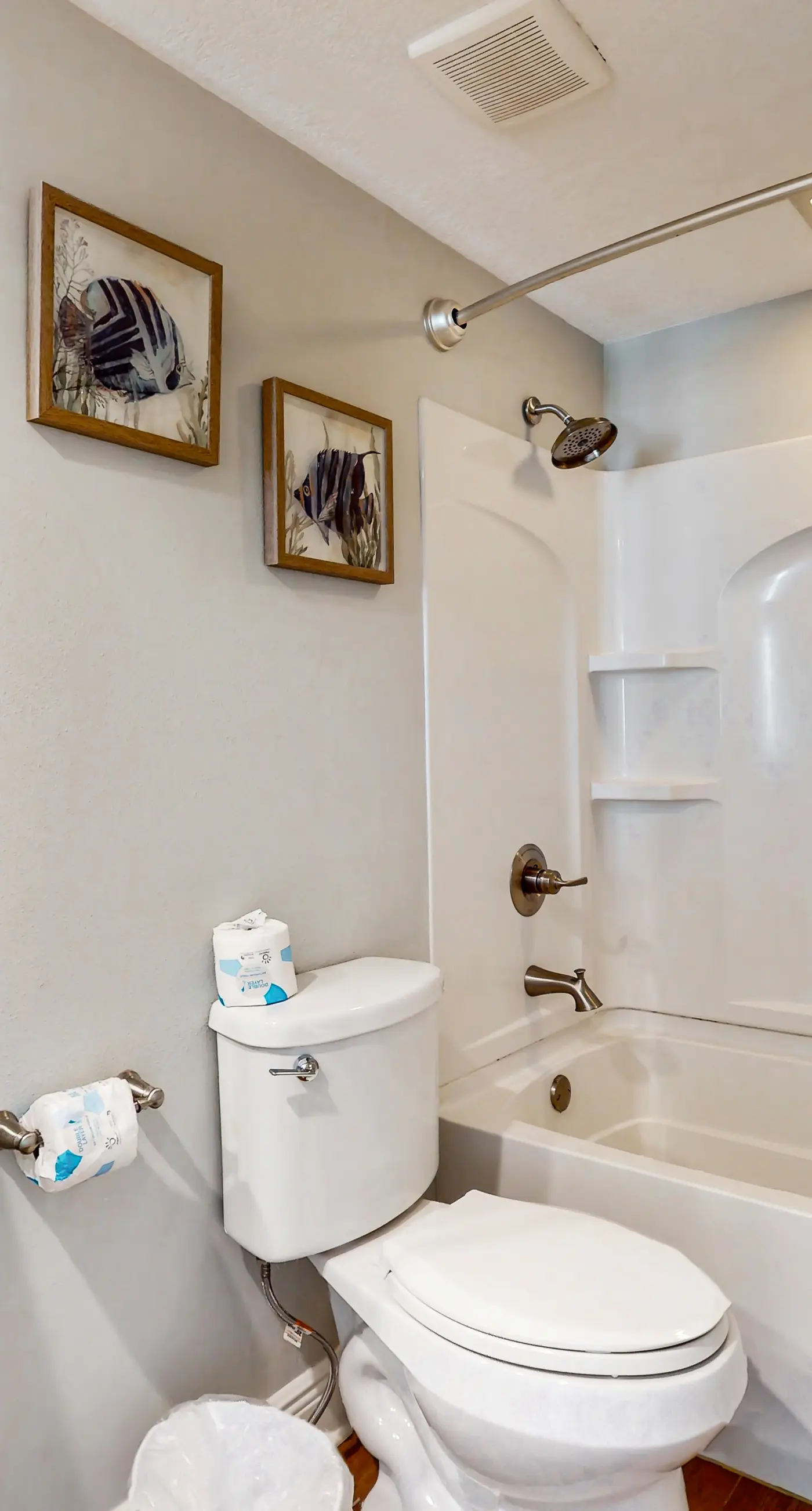 Gulf-front condo with balcony, hot tub & pools - snowbird-friendly