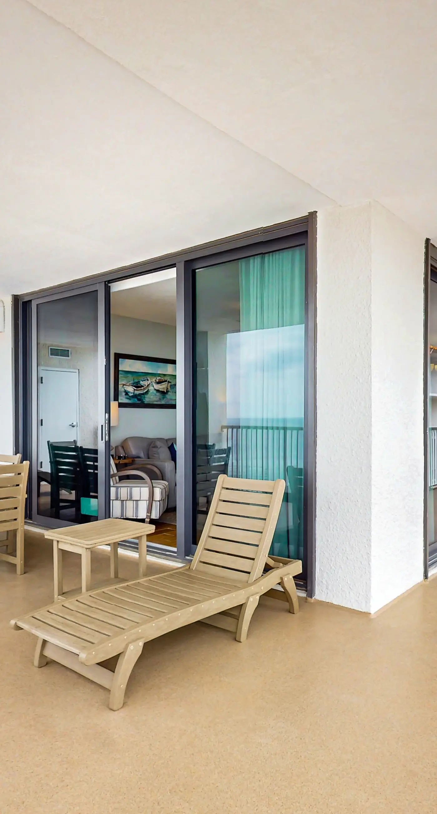 Gulf-front condo with balcony, hot tub & pools - snowbird-friendly