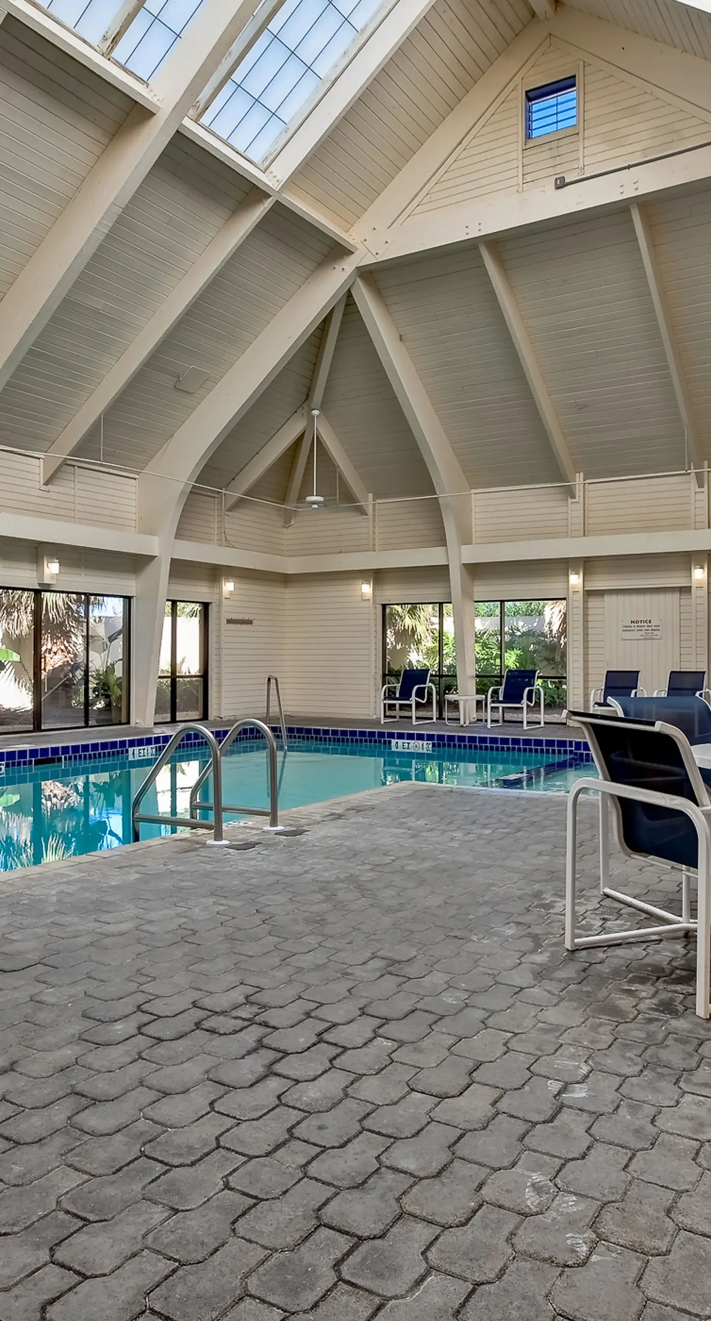 Gulf-front condo with balcony, hot tub & pools - snowbird-friendly