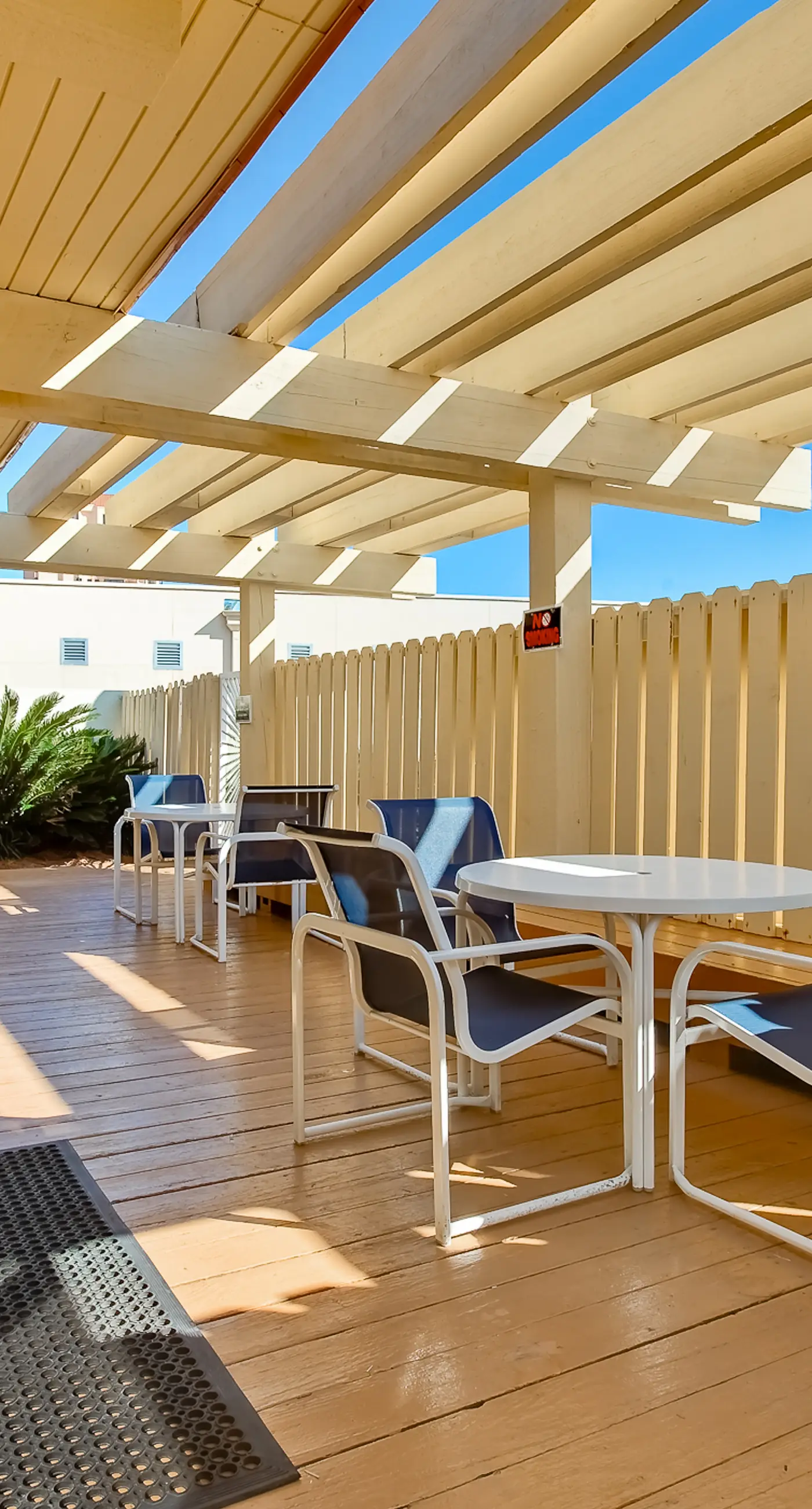 Gulf-front condo with balcony, hot tub & pools - snowbird-friendly