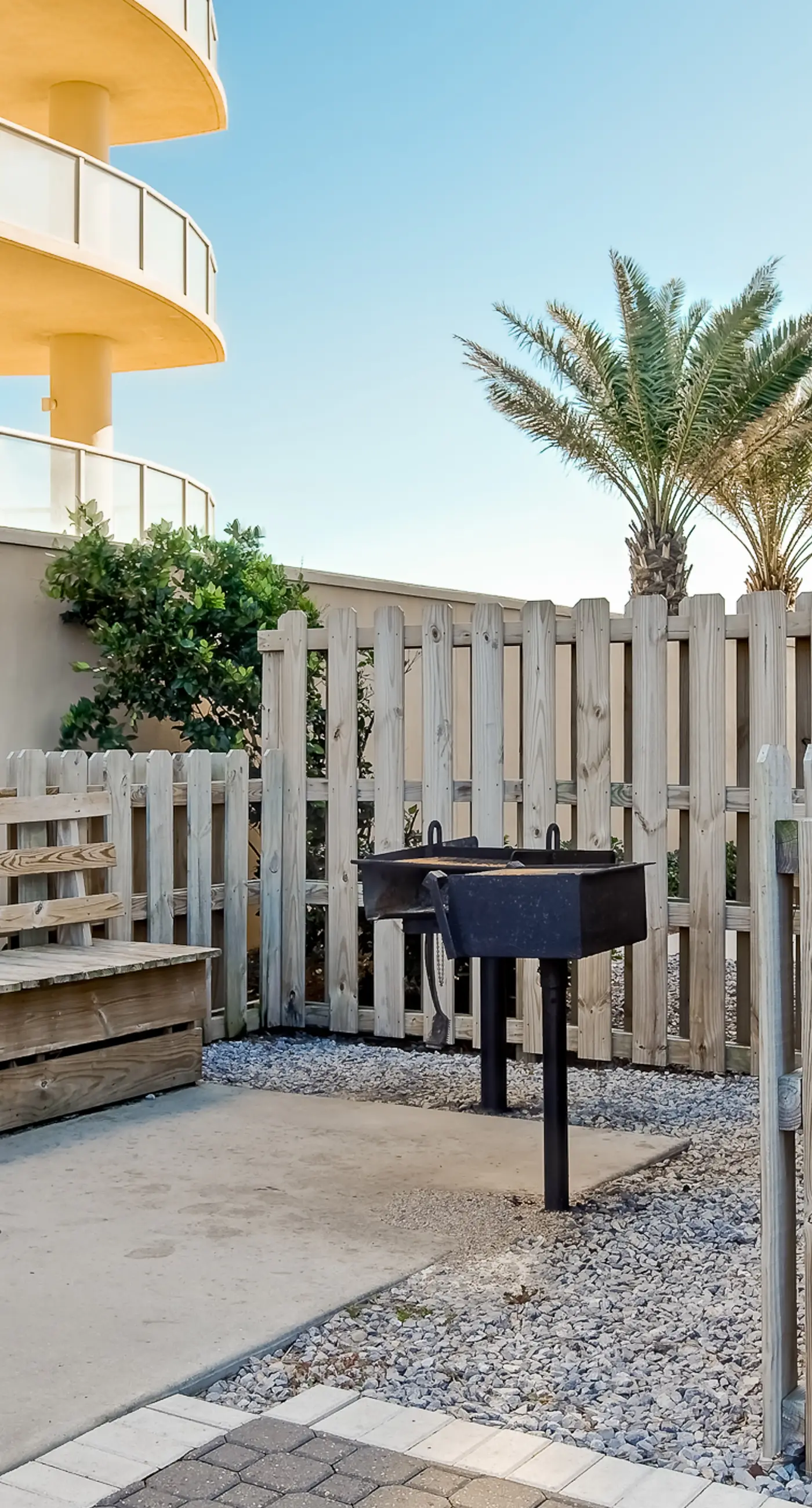 Gulf-front condo with balcony, hot tub & pools - snowbird-friendly